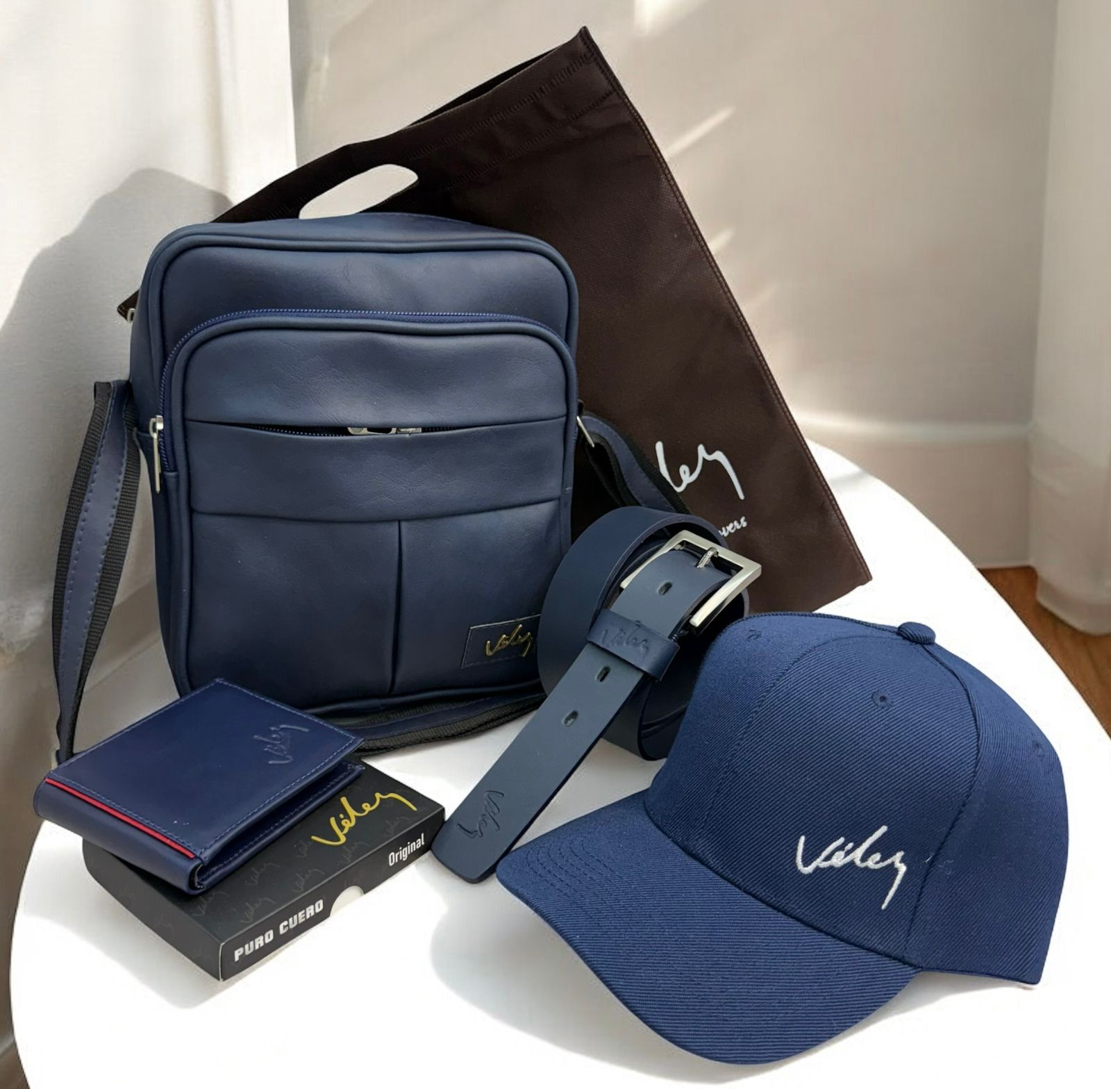 Trio Velez Larry Gorra