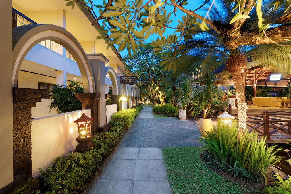 Legian Paradiso Hotel ✦✦✦✧✧