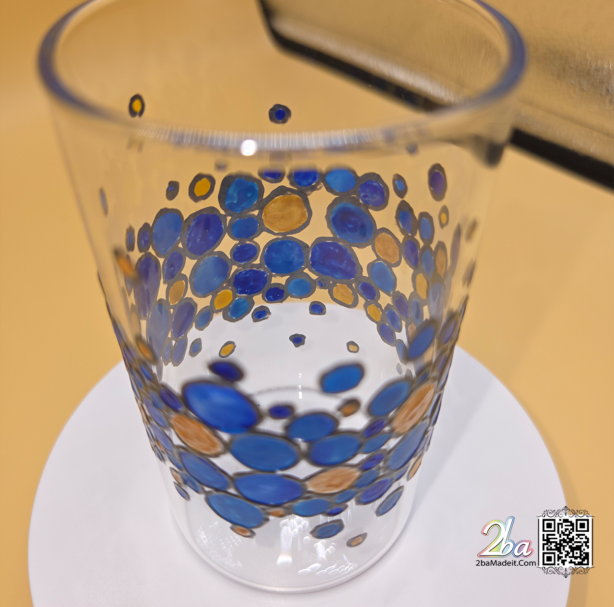 Elegant Handmade Glass Art Vase 8008