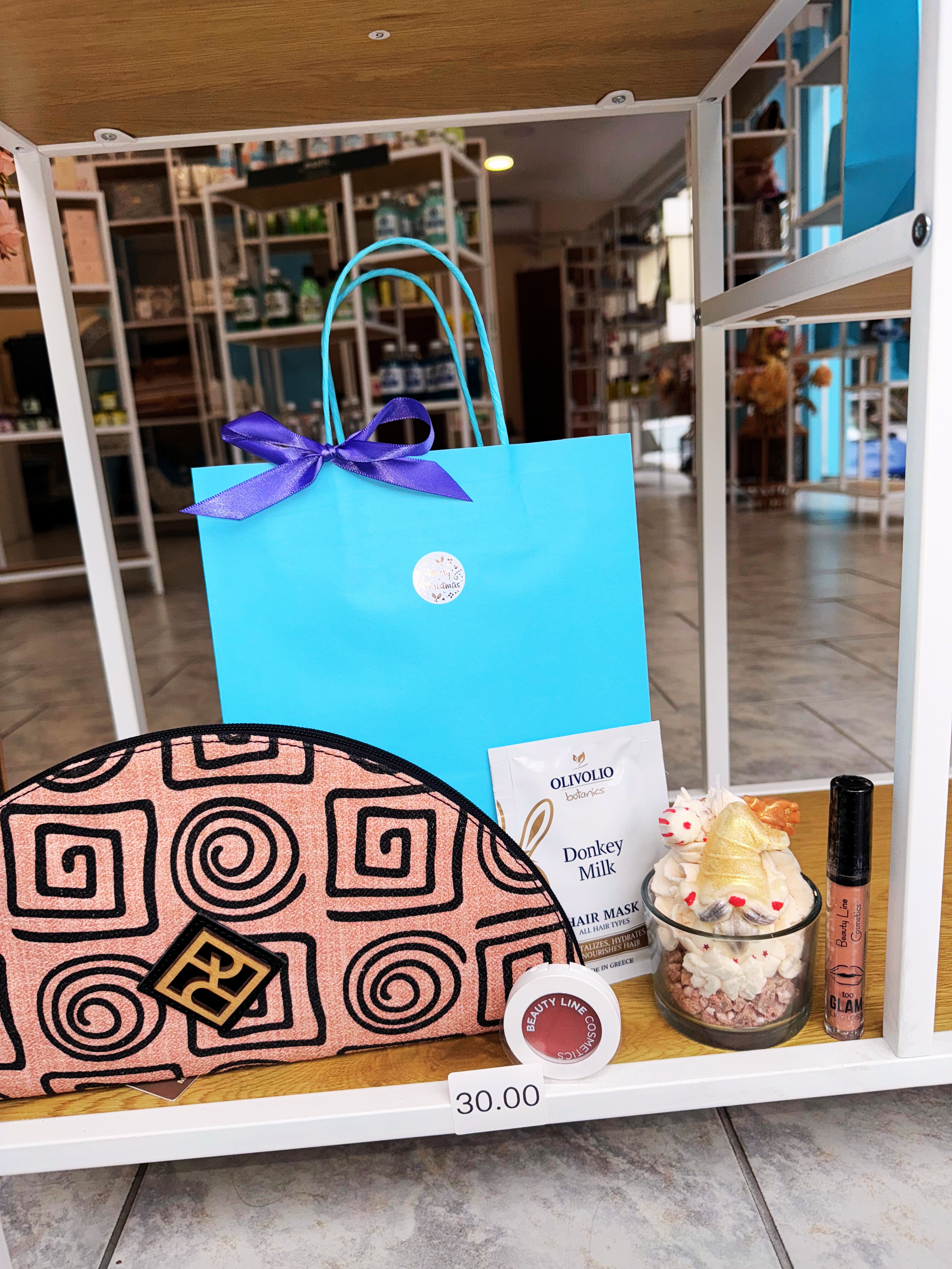 Προσφορά Χριστουγέννων Κάντε ένα δώρο στον εαυτό σας ή σε κάποιο φίλο σας. Πακέτα δώρων αξίας από 10€ έως 30€ το κάθε ένα ! Σας συμφέρει!