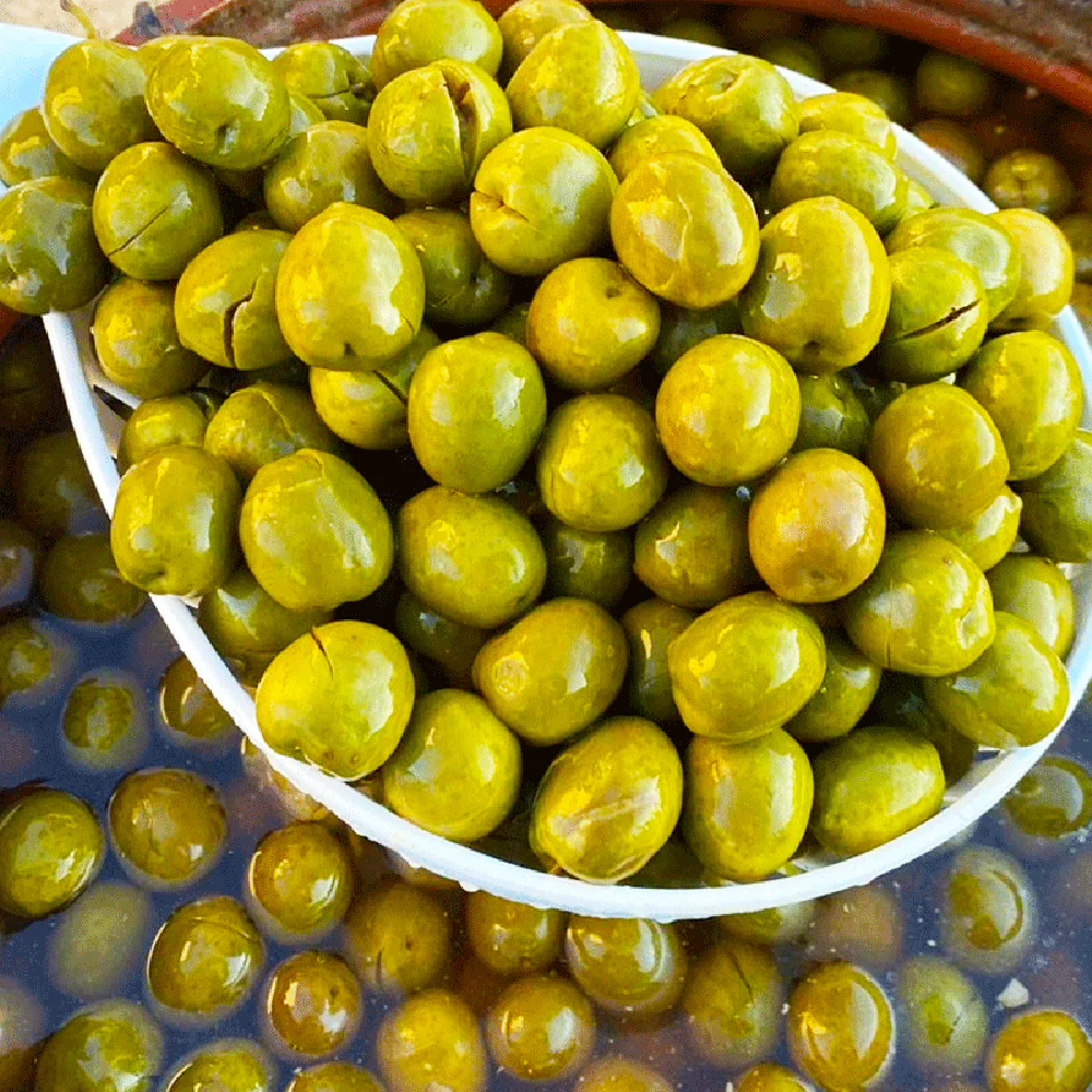 Žalios marinuotos alyvuogės (su kauliukais)