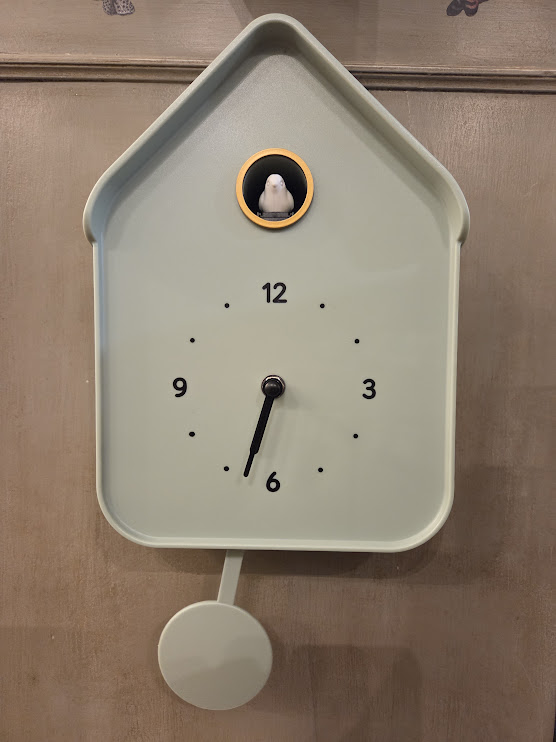Horloge coucou moderne 