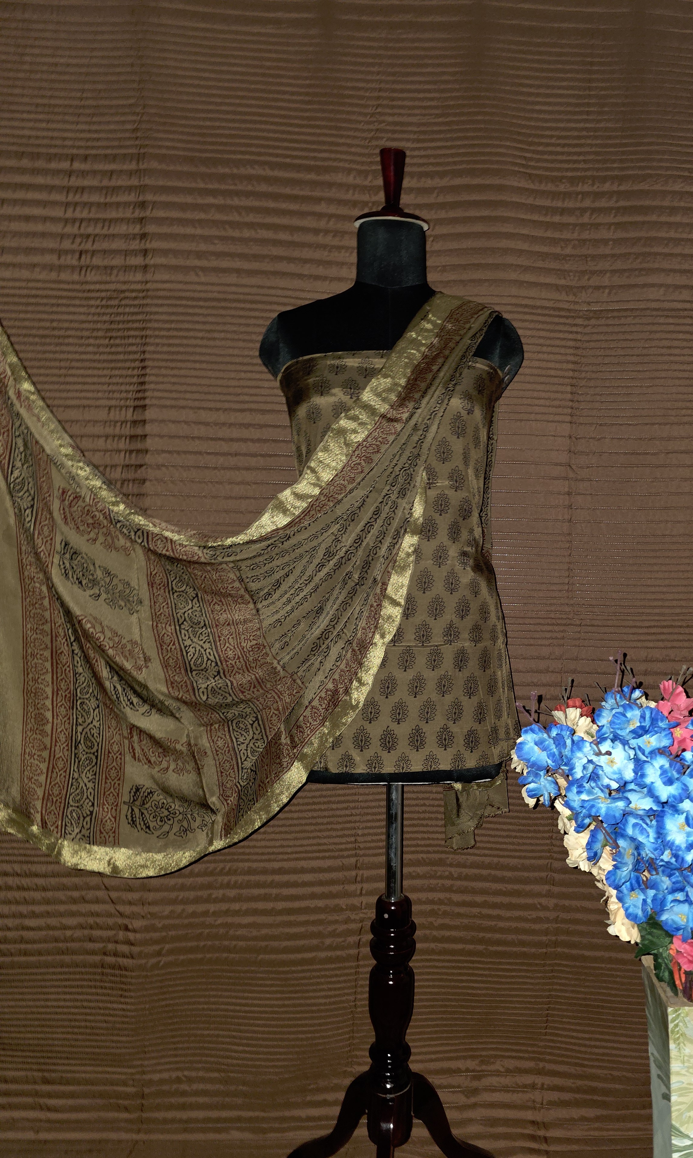 Shantoon Suit with Chinnon Dupatta – 2.5 Meter Each