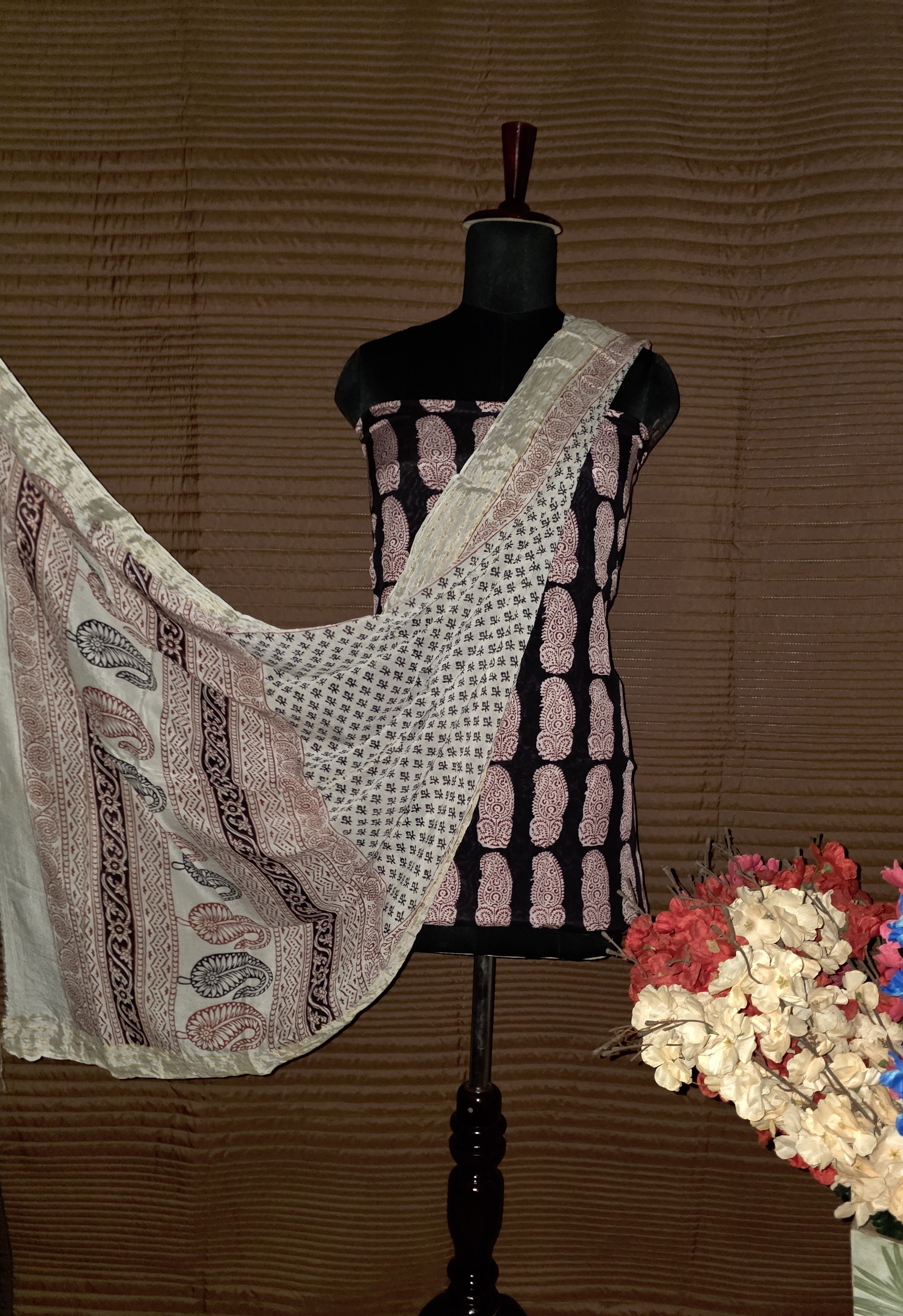 Shantoon Suit with Chinnon Dupatta – 2.5 Meter Each