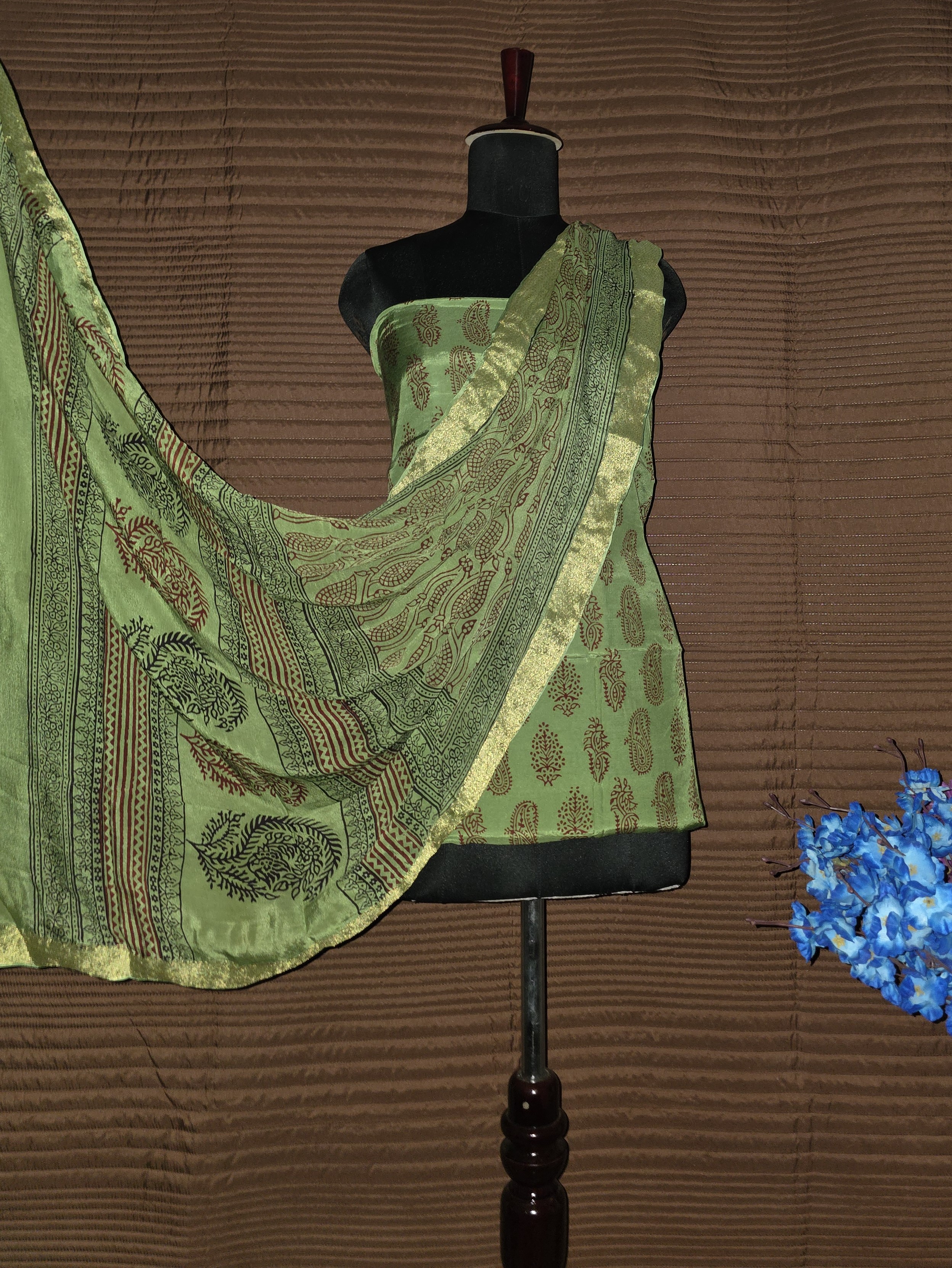 Shantoon Suit with Chinnon Dupatta – 2.5 Meter Each