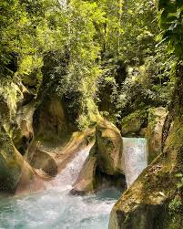 Sendero acuático la plaza