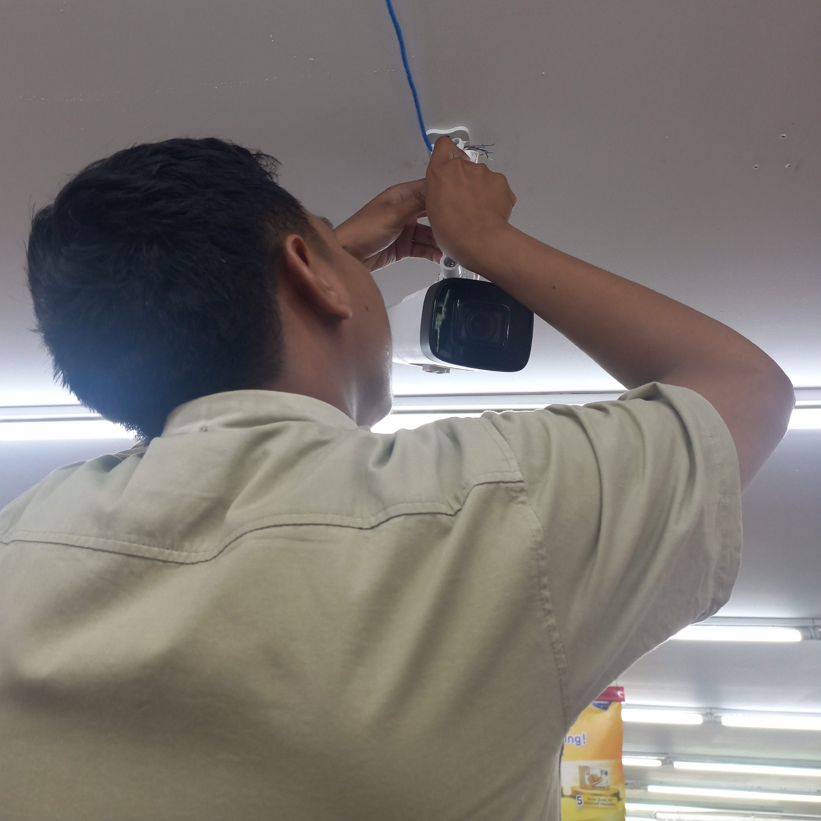 Instalasi camera cctv dan people counting