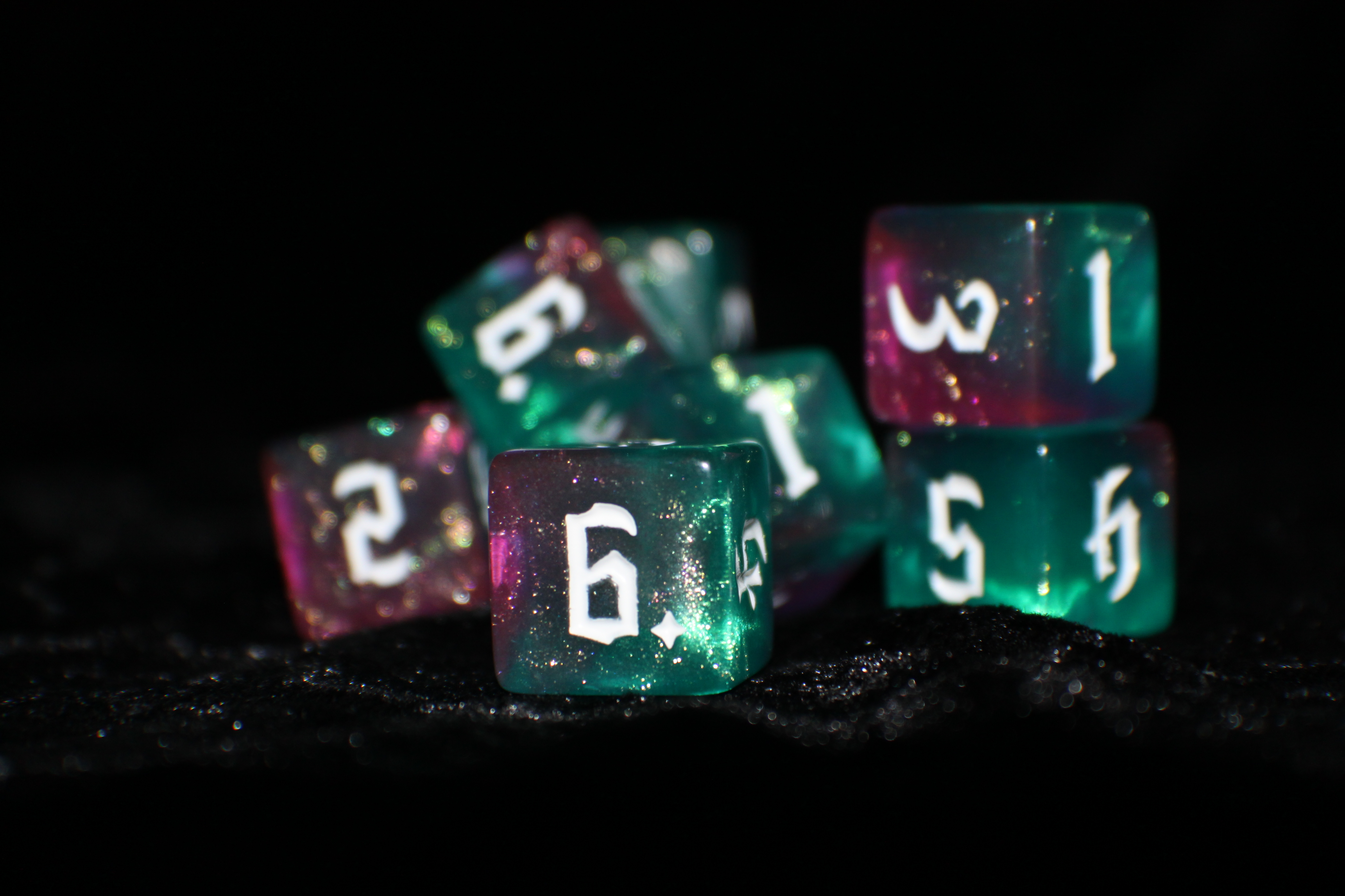 Glitter Berry Swirl D6s