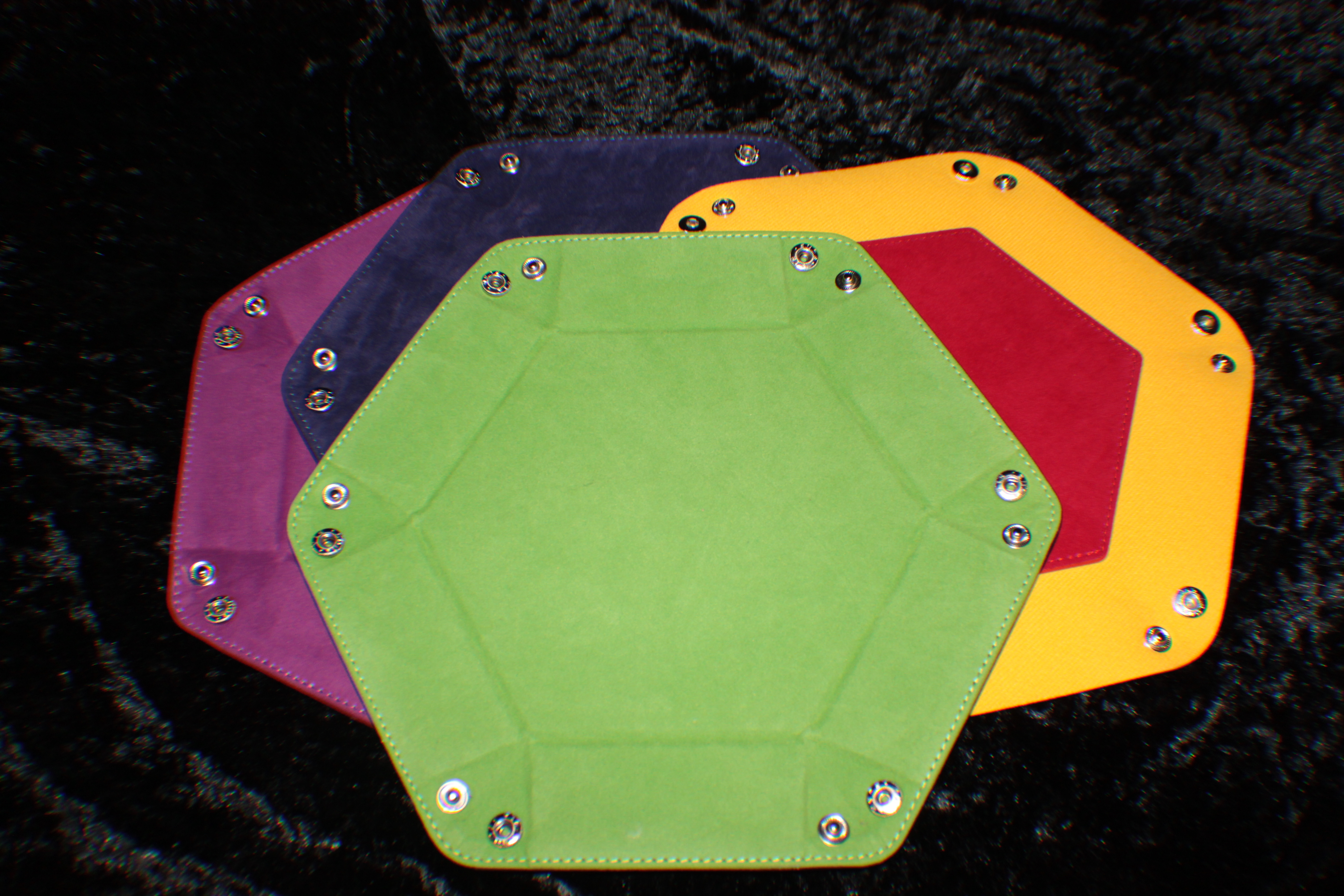 Fresh Cut Kiwi Green Folding Dice Tray