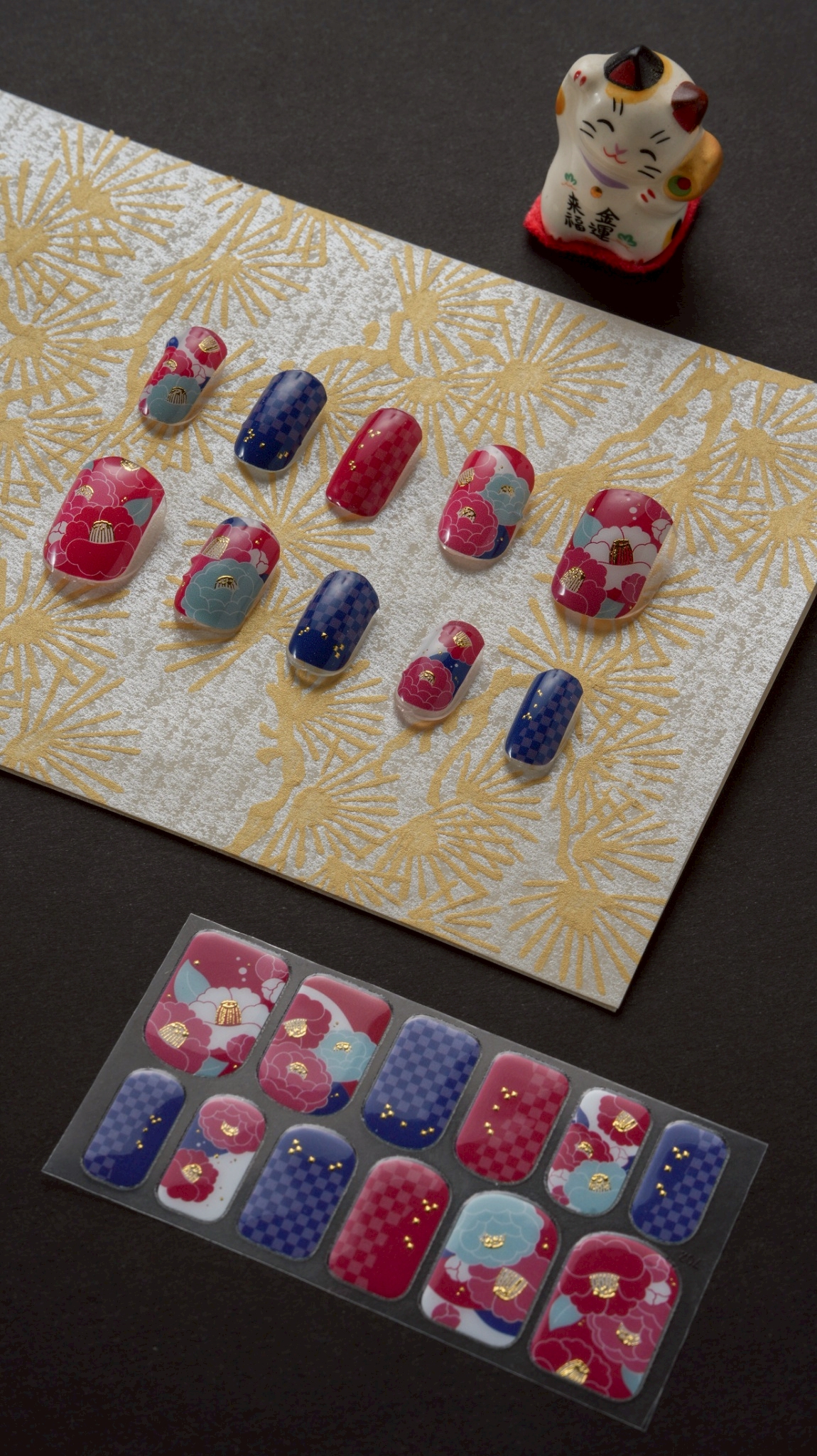 Nail Sticker  落花流水