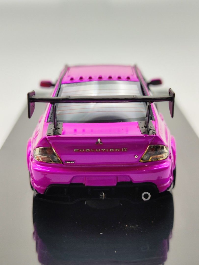 Mitsubishi Evo IX Pink