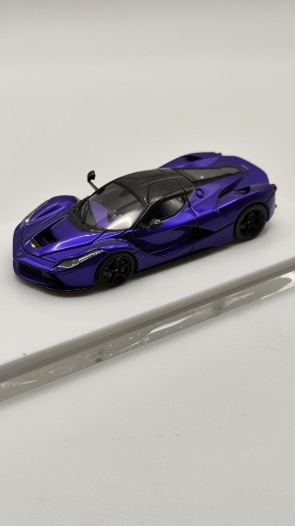 Laferrari Aurora Purple