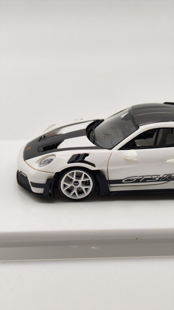 Porsche 911 GT3 RS Panda White