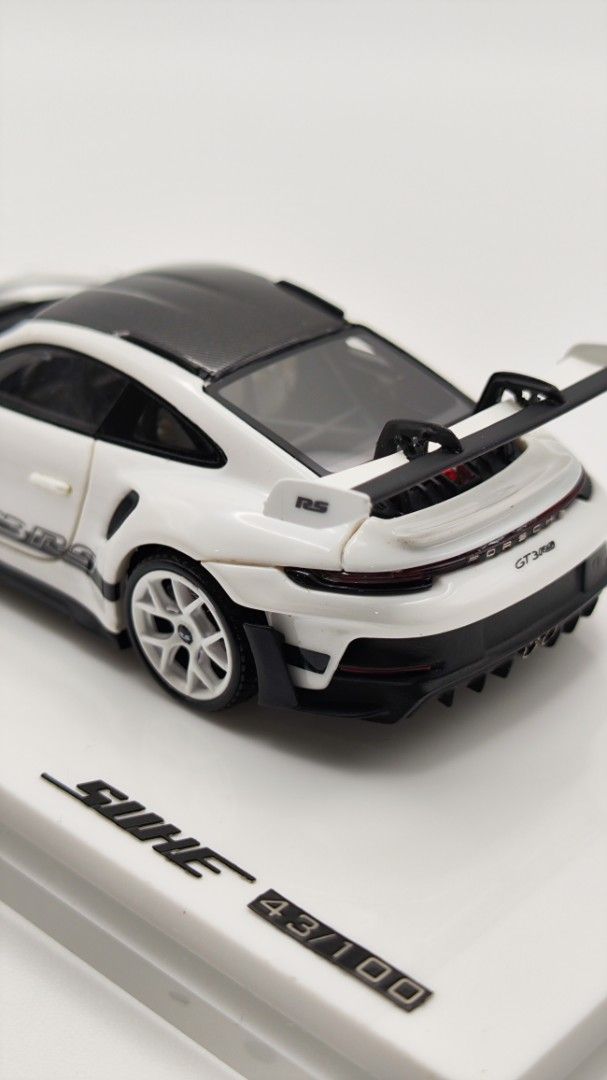 Porsche 911 GT3 RS Panda White