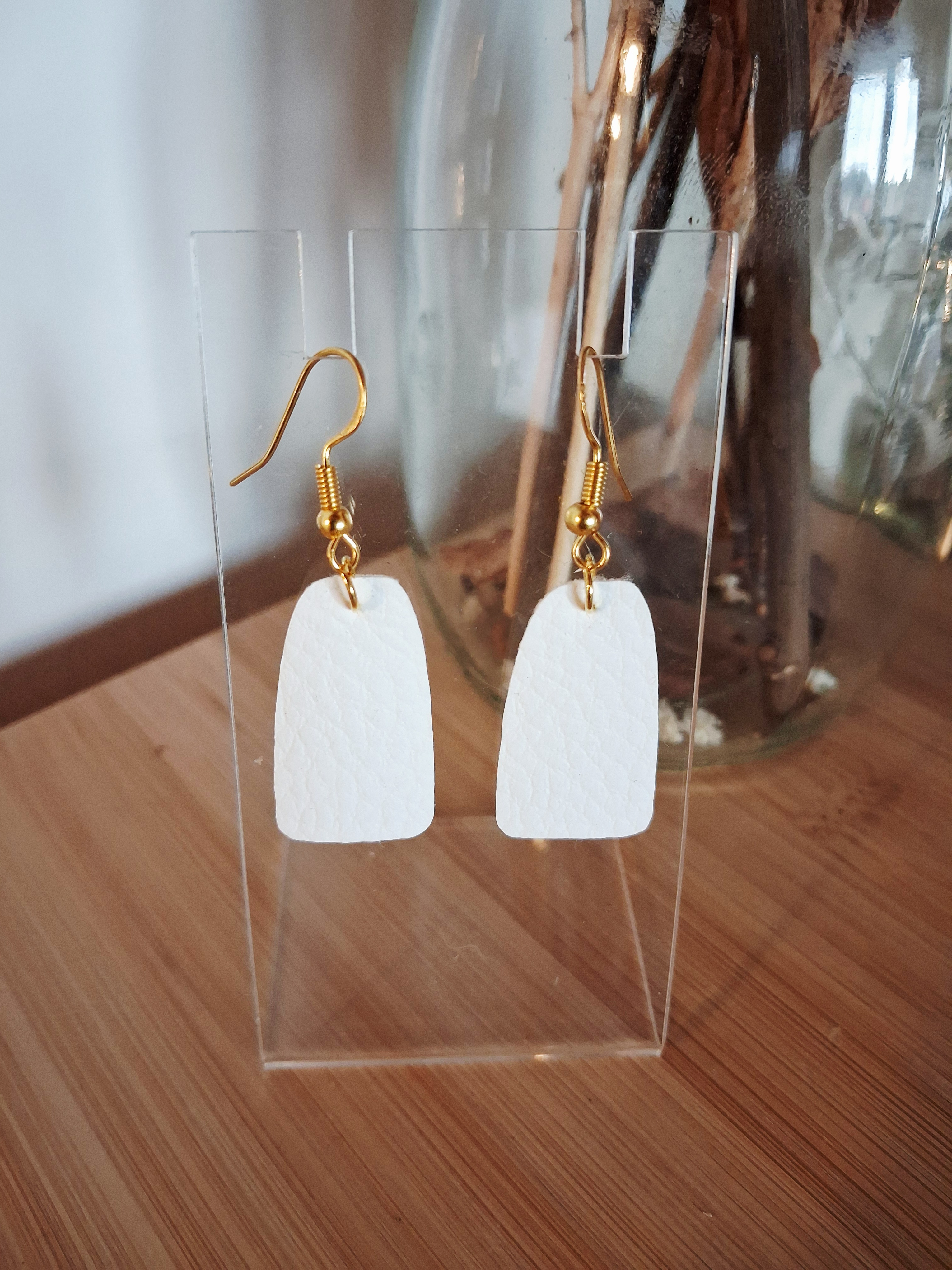 Boucles d'oreilles en simili cuir blanc