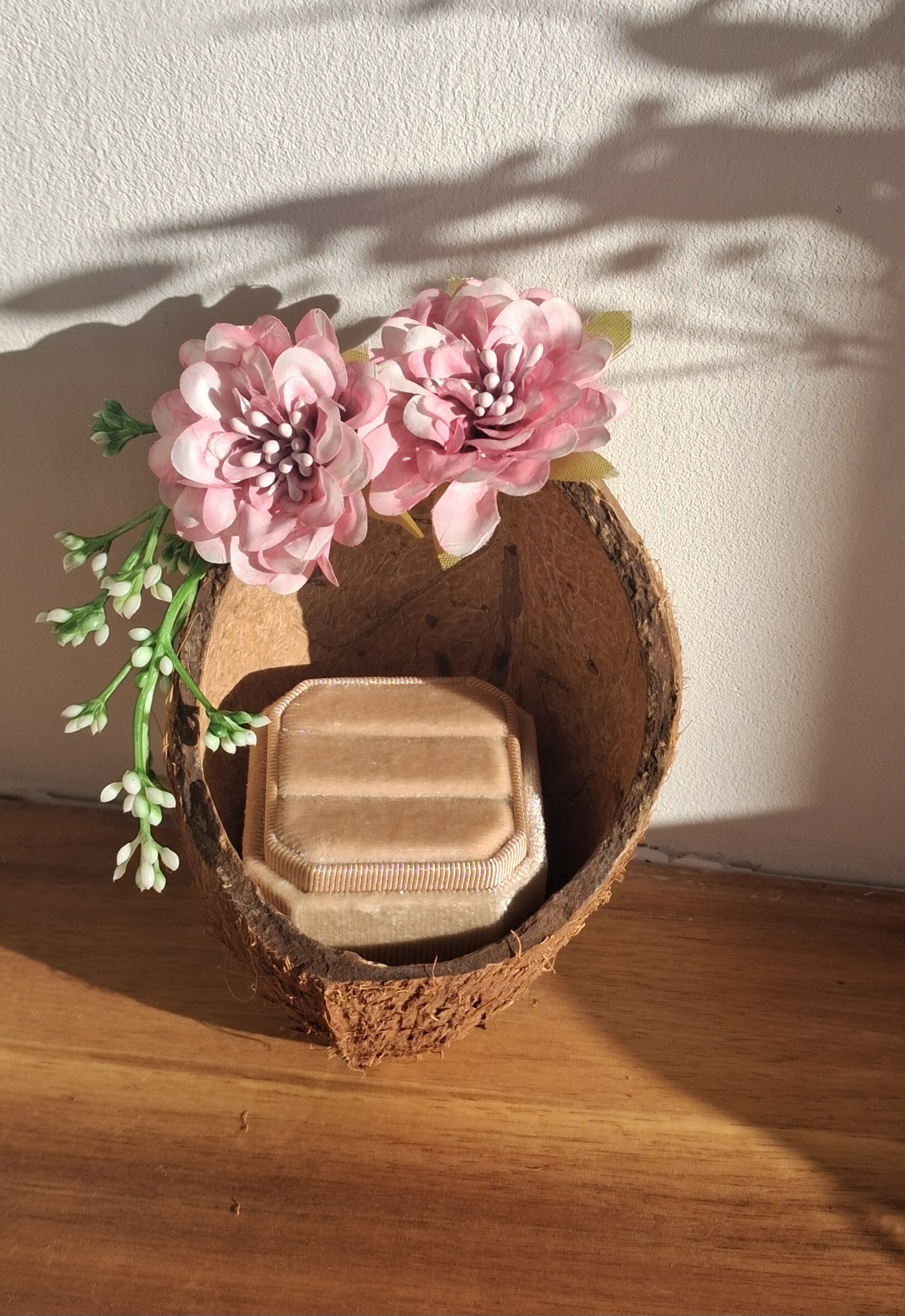 Porte-alliances mariage en noix de coco