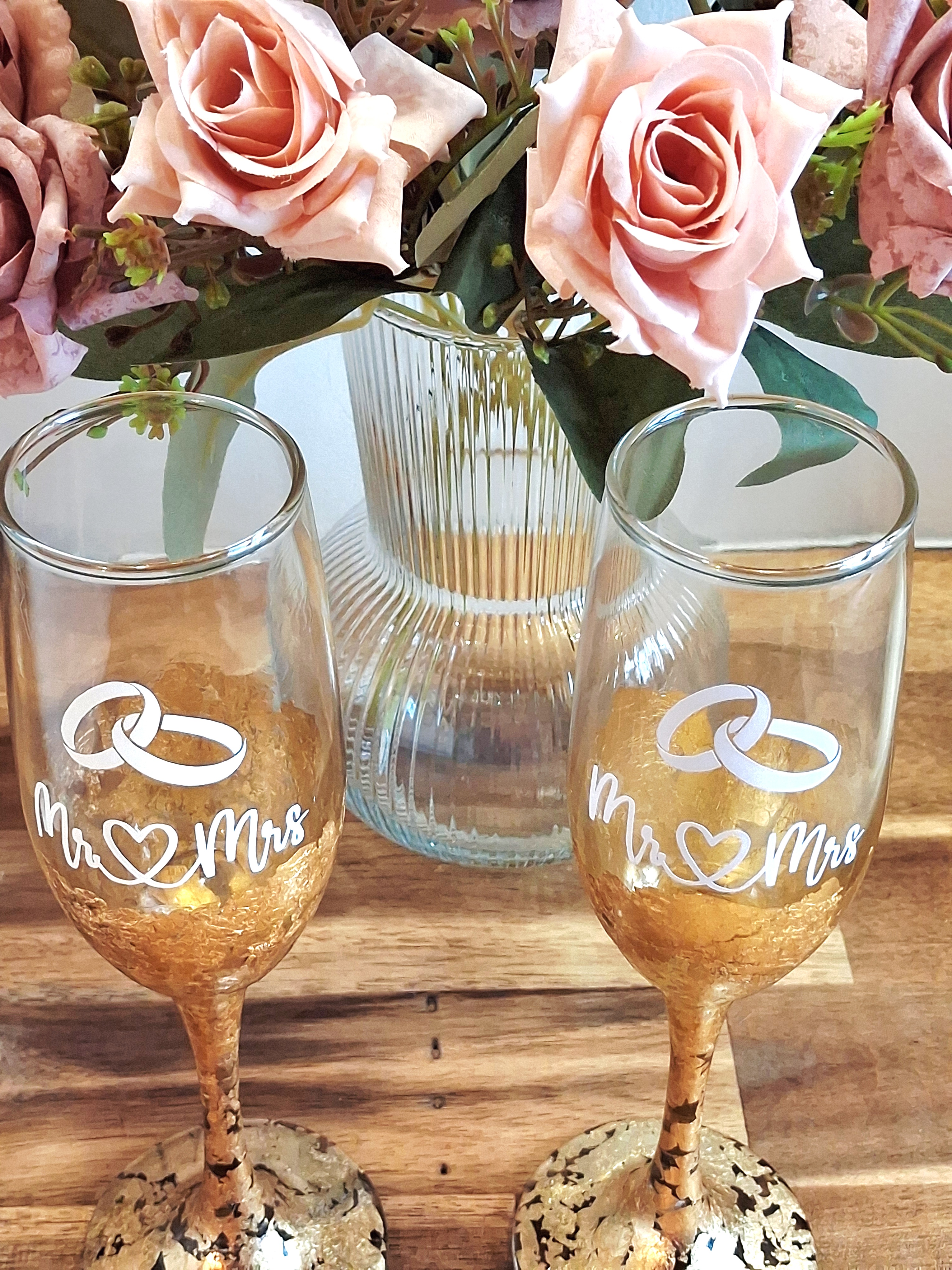 Flûtes à champagne Mr & Mrs dorées décorés à la main– verres mariage élégants pour couple marié
