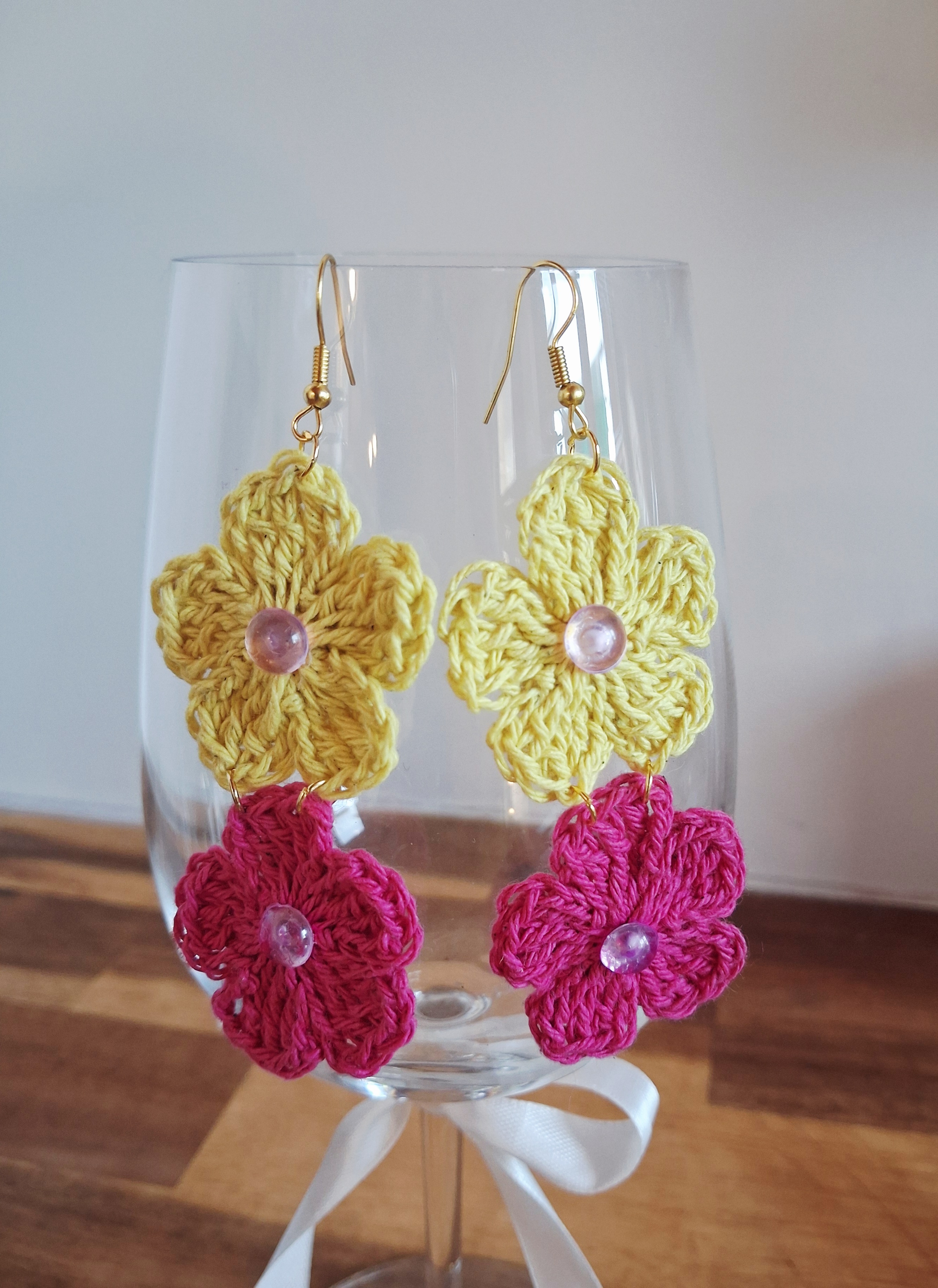 Boucles d'oreilles fleurs bicolores au crochet