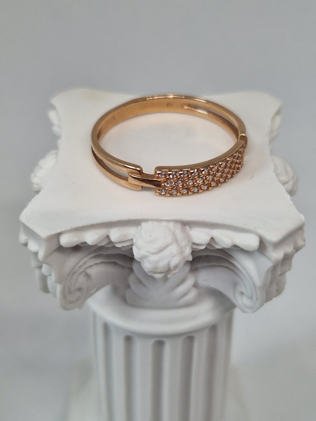 Elegant Gold Ring