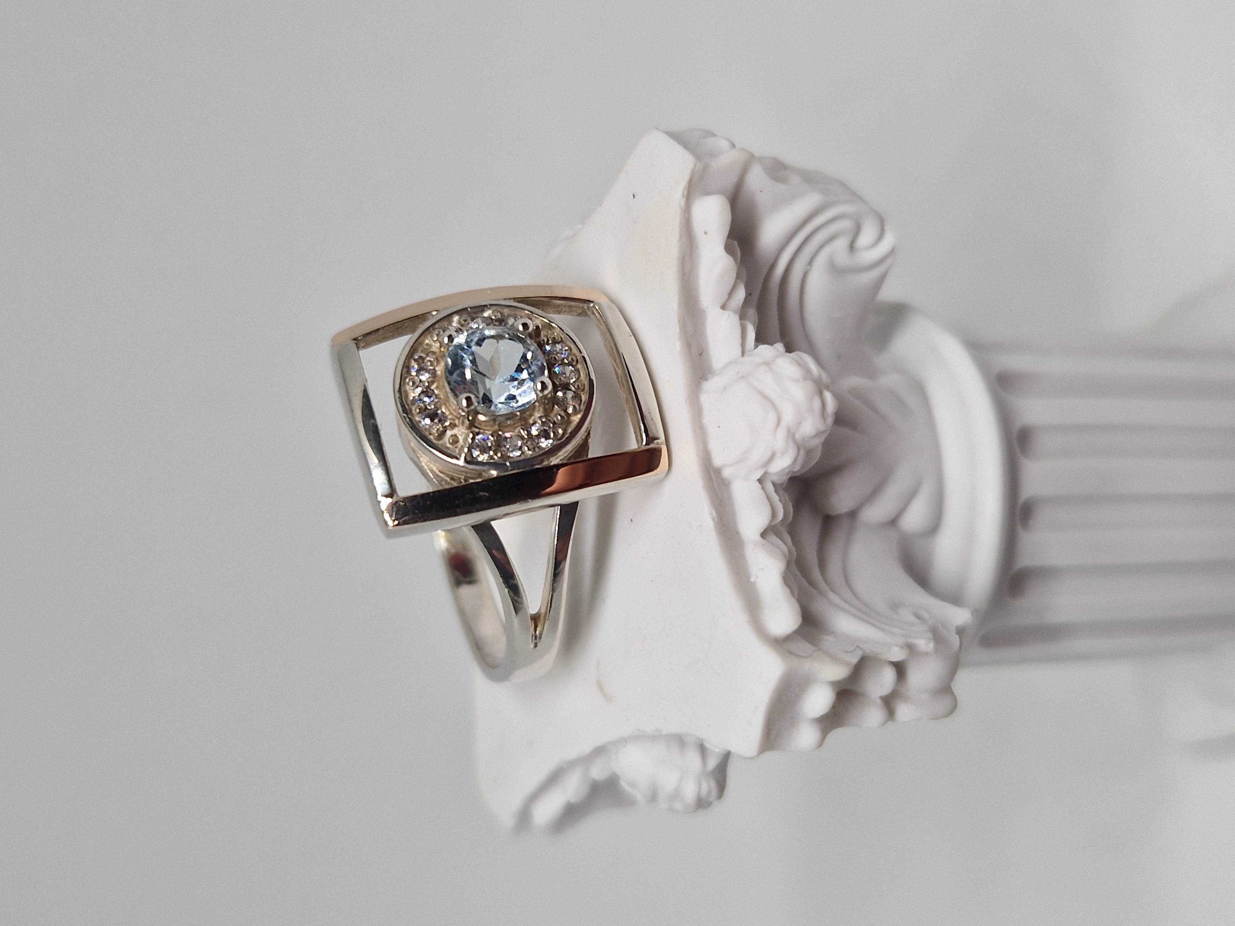 Silver & Golden Ring with a Cubic Zirconia inlay  with topaz