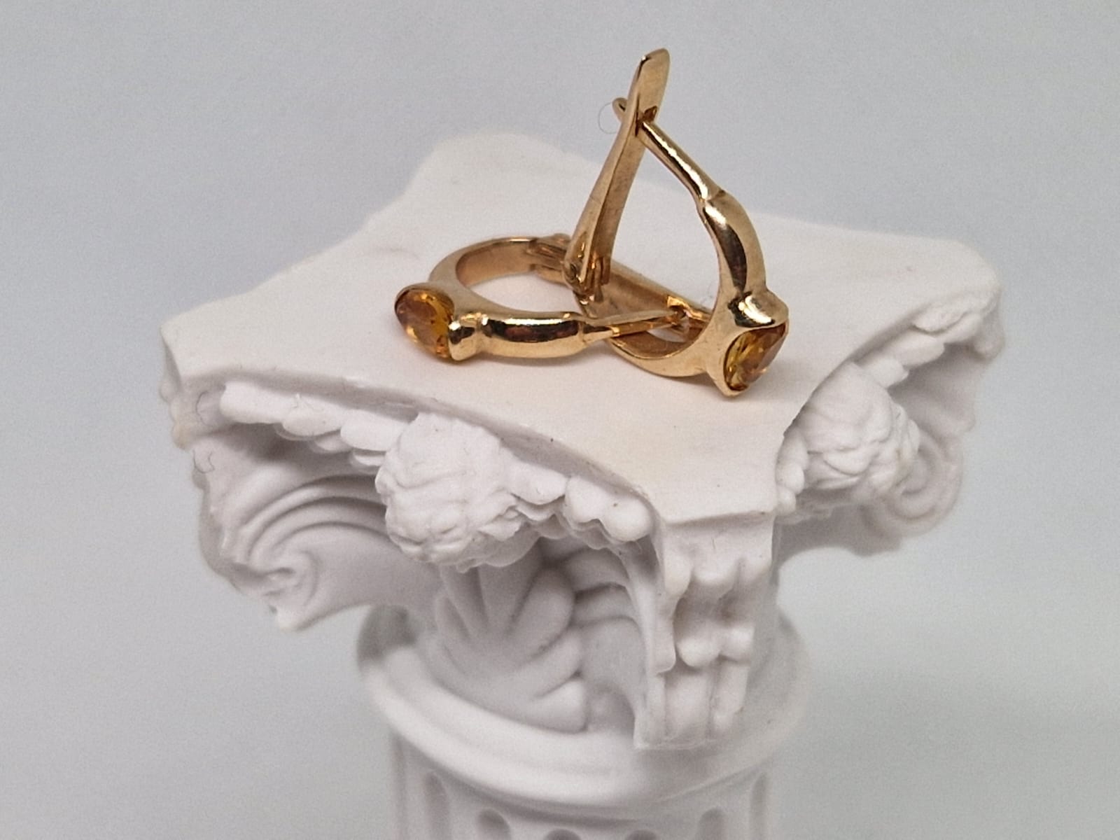 Gold earrings with Citrine 