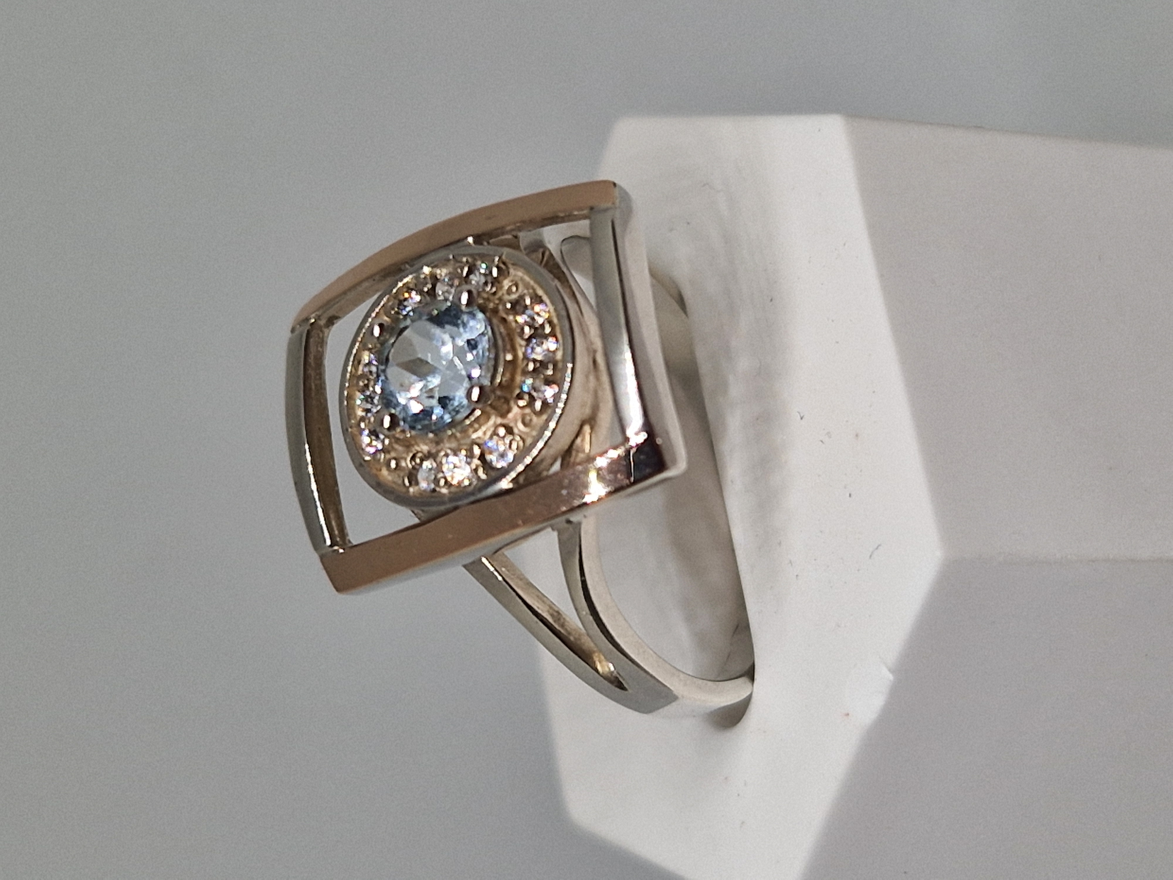 Silver & Golden Ring with a Cubic Zirconia inlay  with topaz