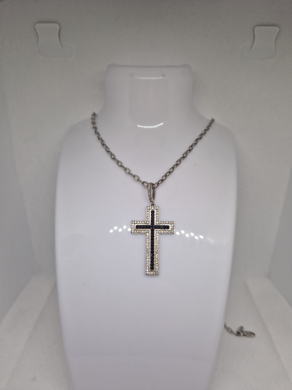 Silver Cross Pendant with a Cubic Zirconia inlay 3