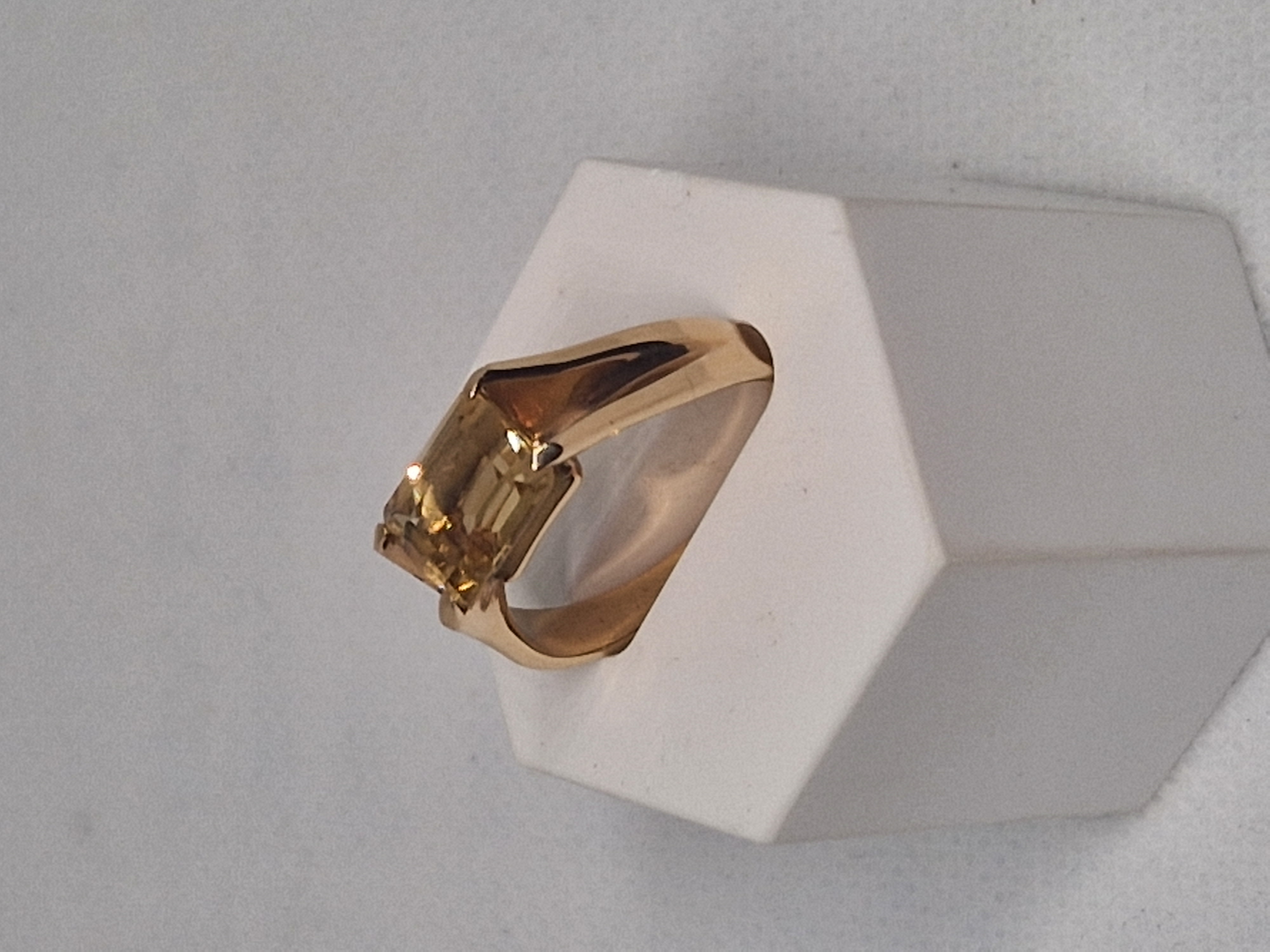 Gold Ring with Yellow Citrine