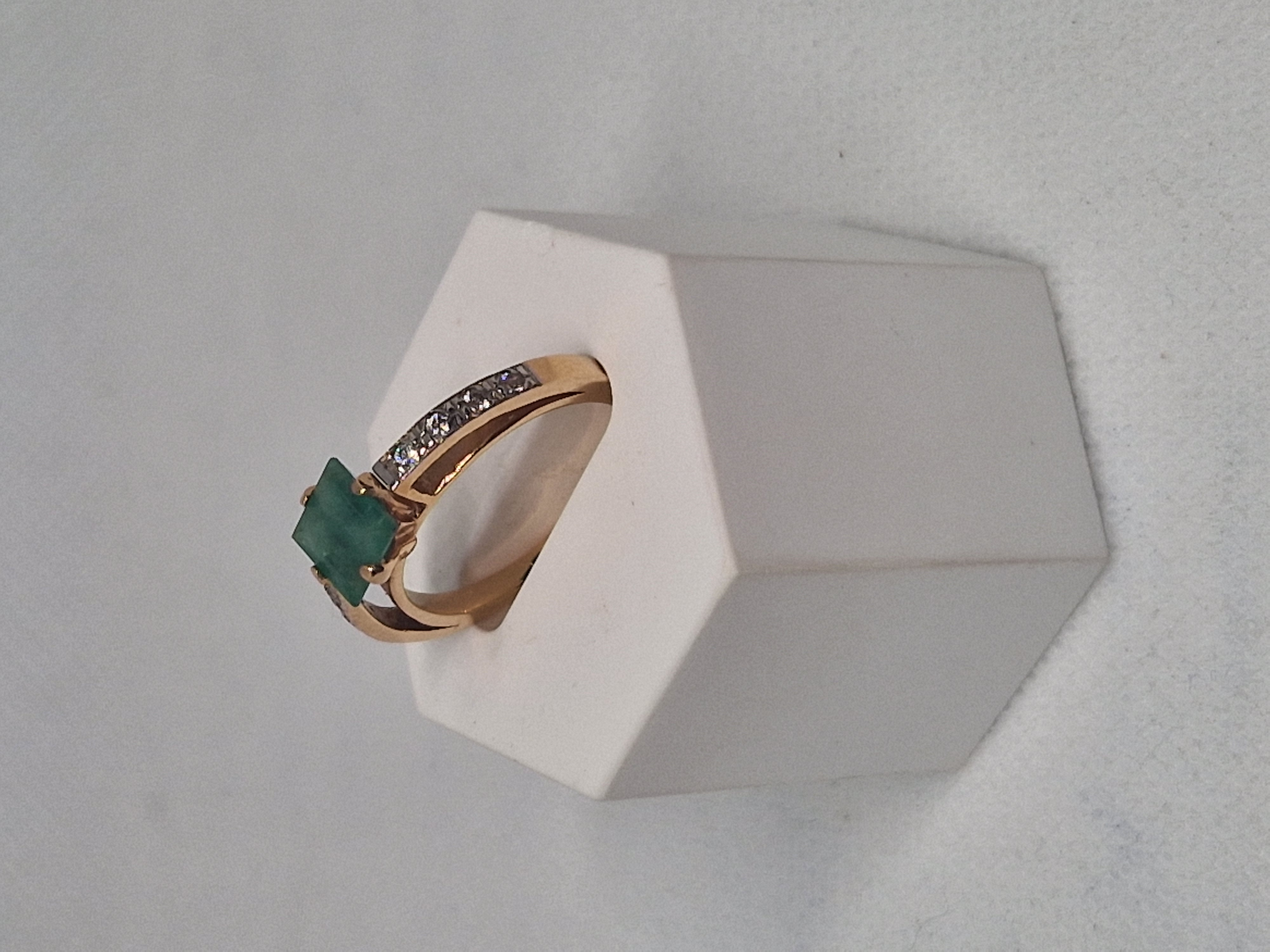 Emerald Gold Ring