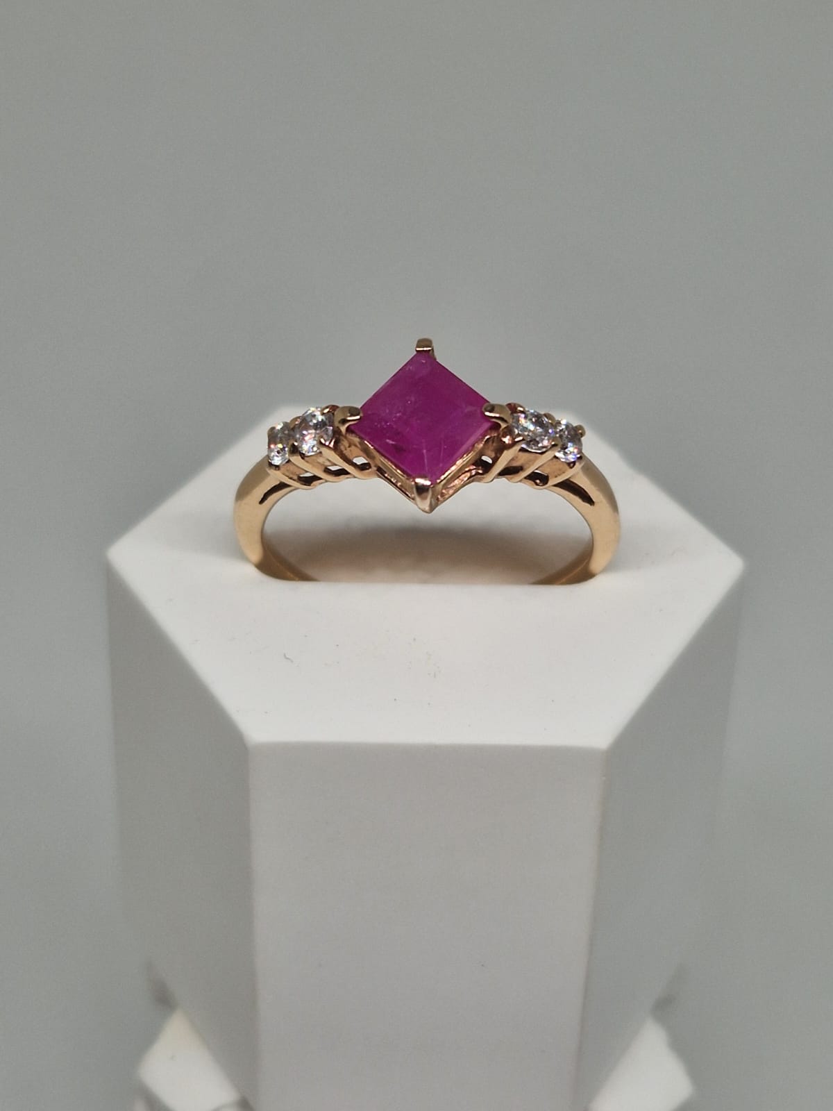 Gold Ring with Cubic Zirconia 