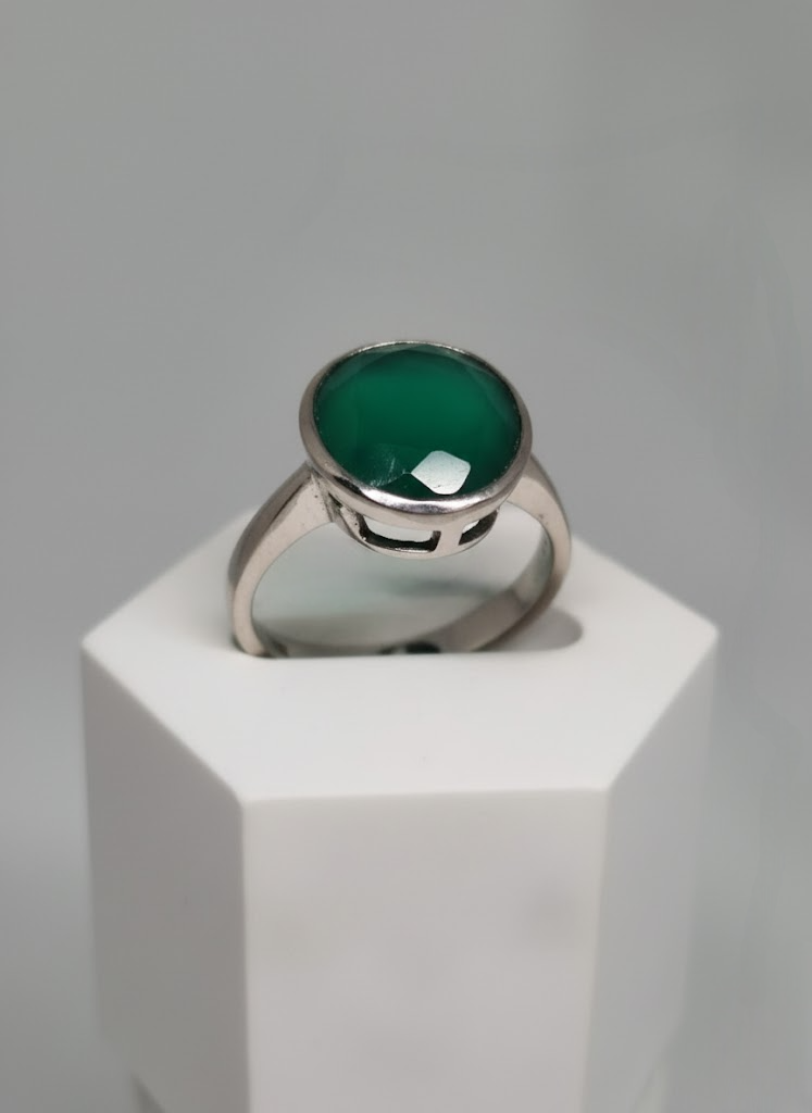 Sterling Silver Ring with a Agate inlay