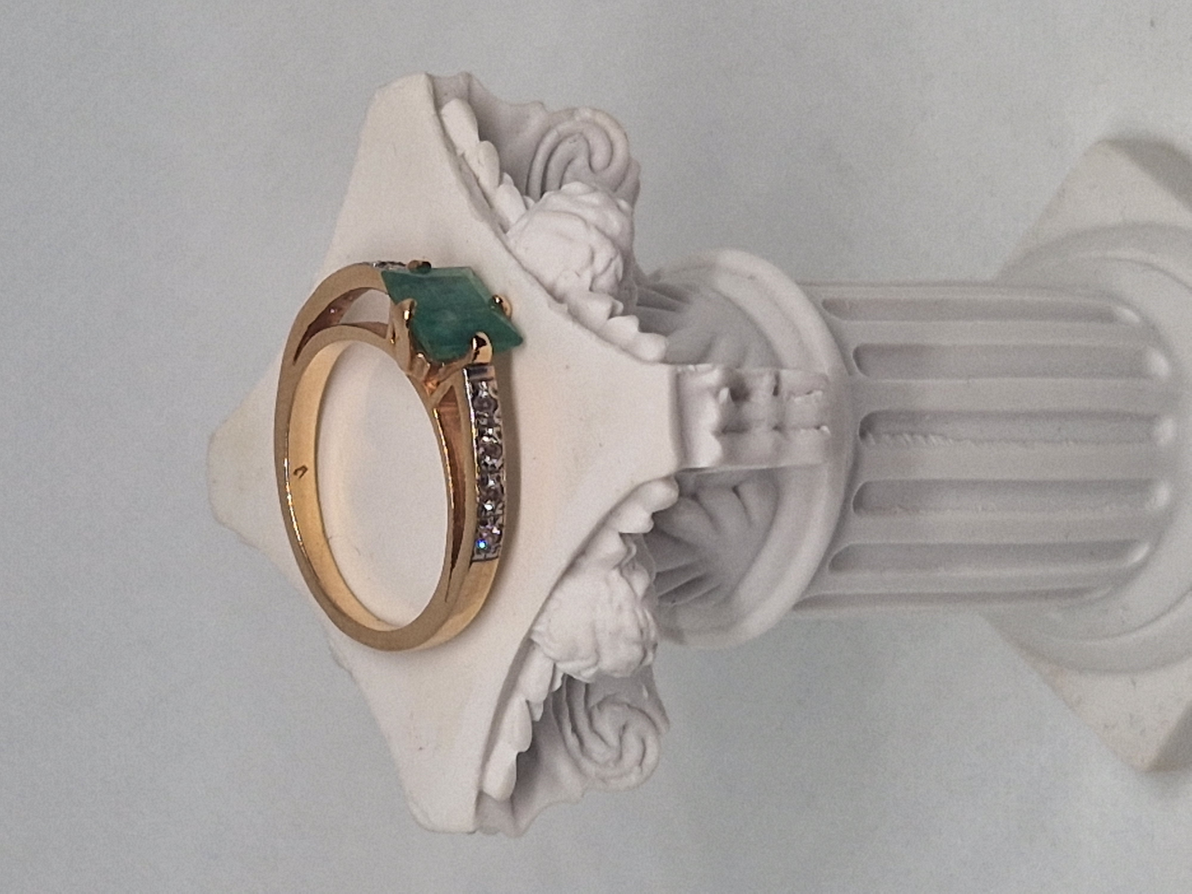 Emerald Gold Ring