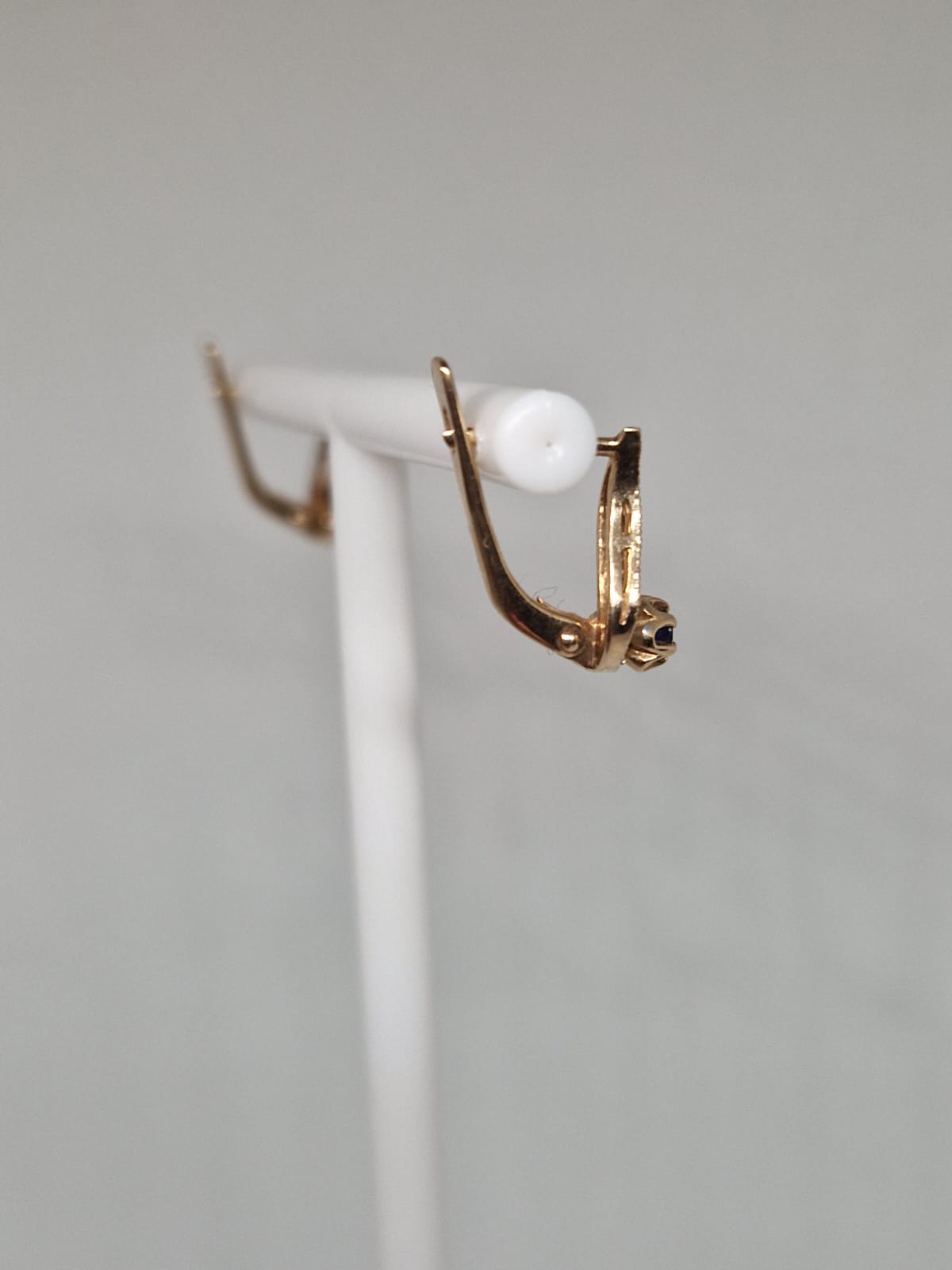 Gold Earrings with Sapphire and Diamond 