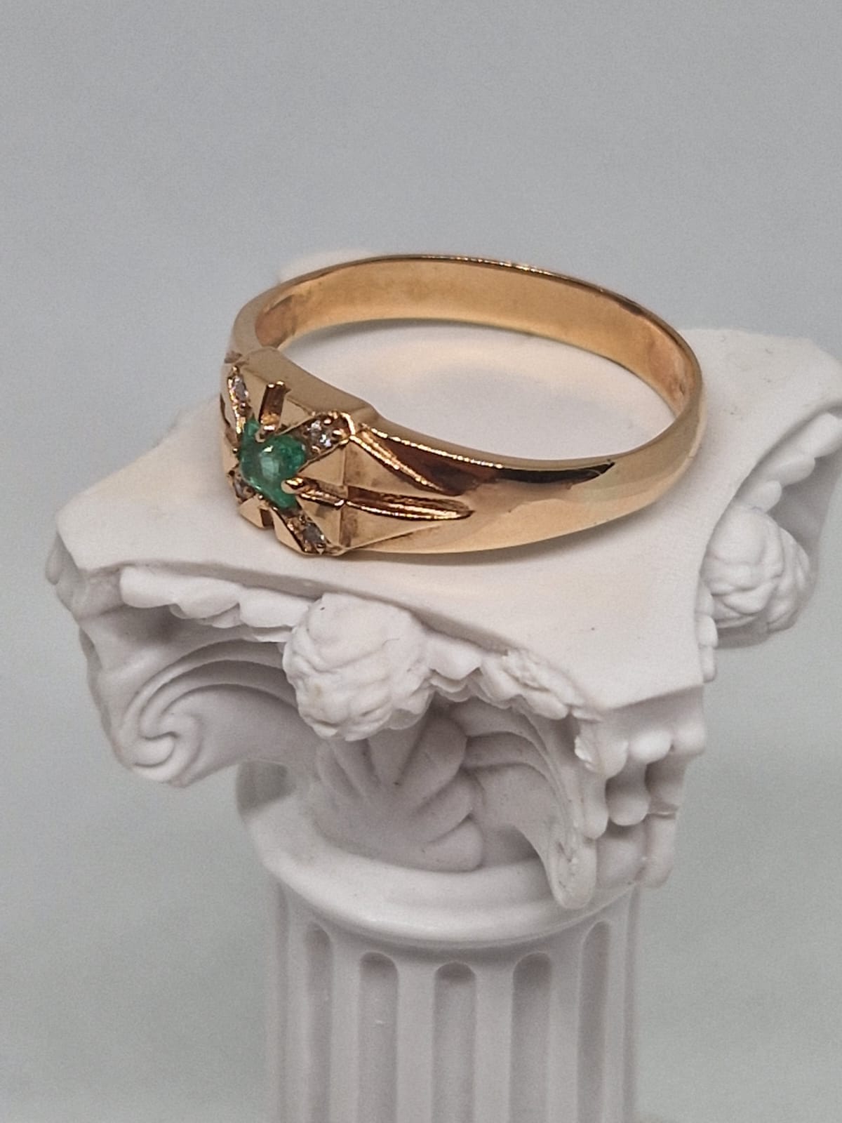 Gold Ring with Emerald and Diamond 11