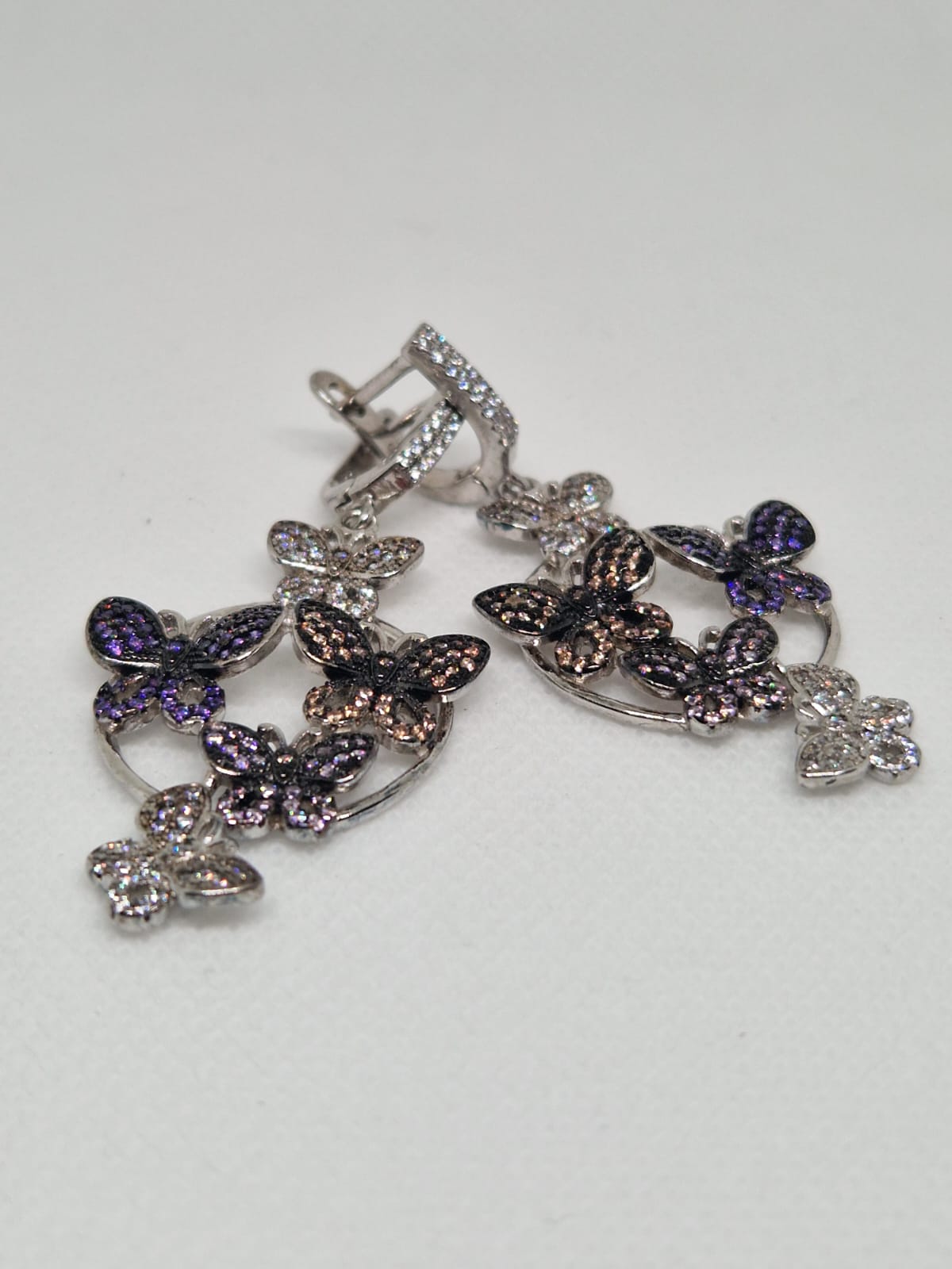 Sterling Silver Earrings with a Cubic Zirconia inlay