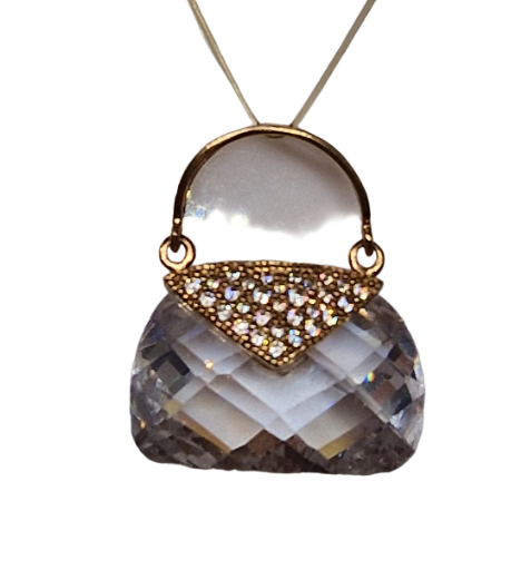 Gold pendant with cubic zirconia