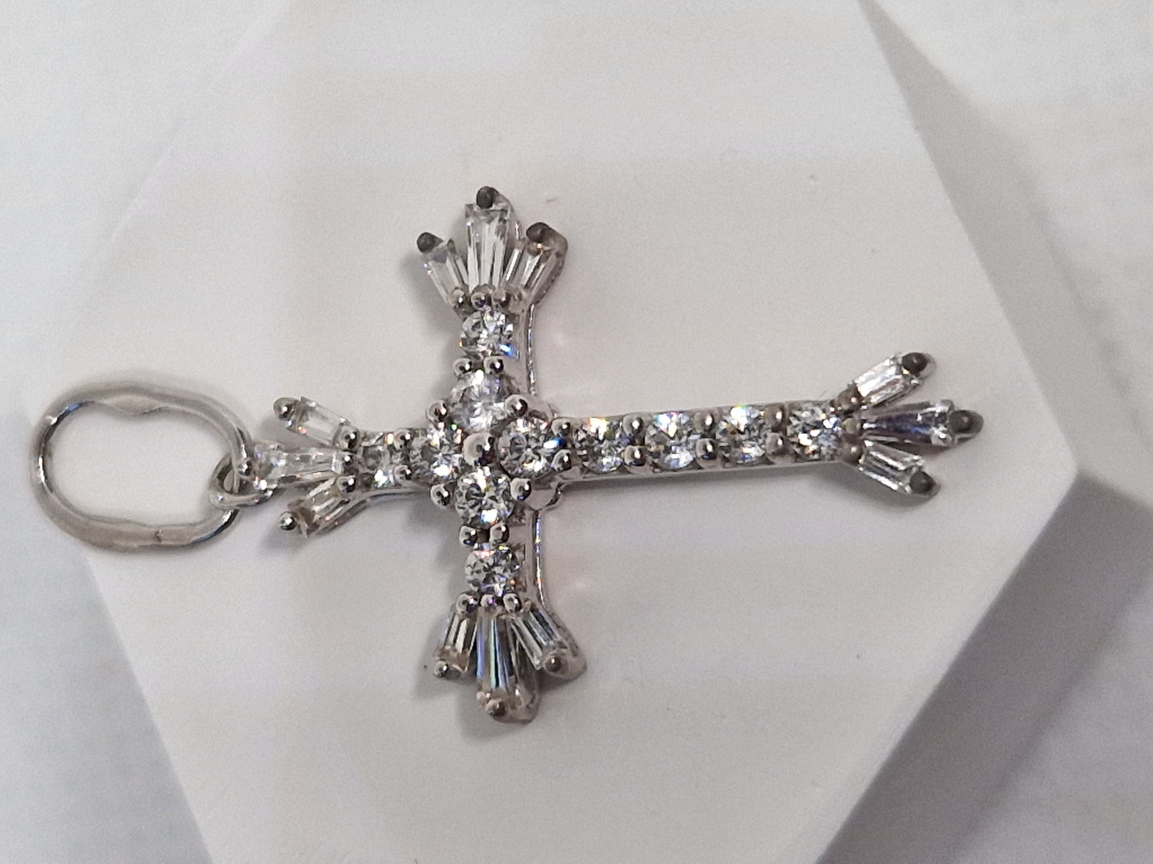 White gold Cross Pendant