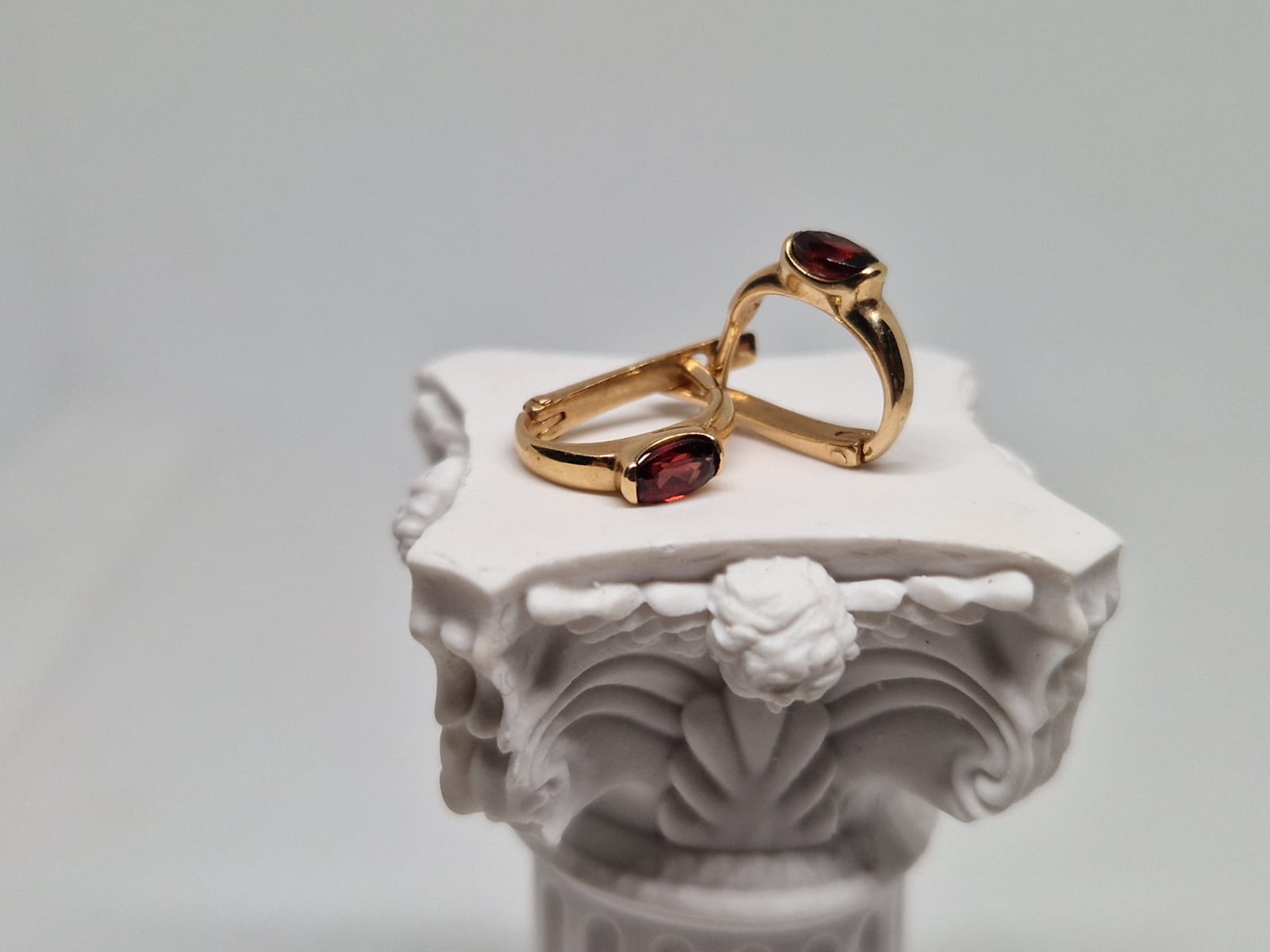 Gold Earrings with Garnet