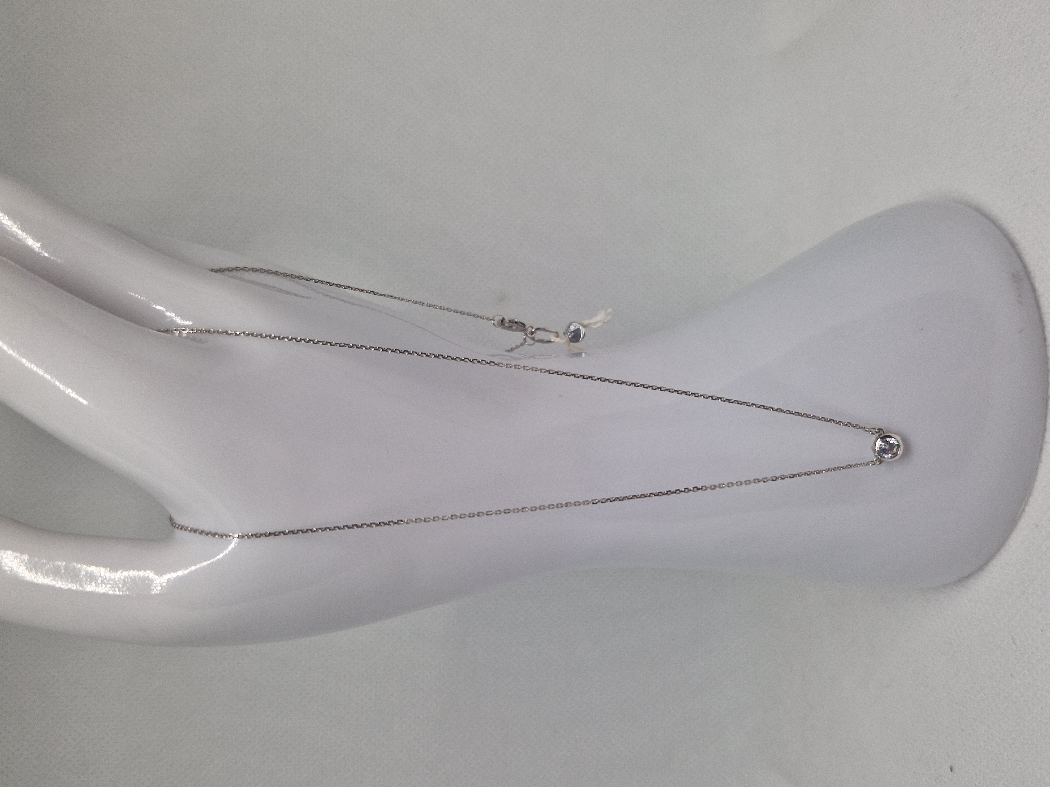 Gold Elegant Solitaire Necklace