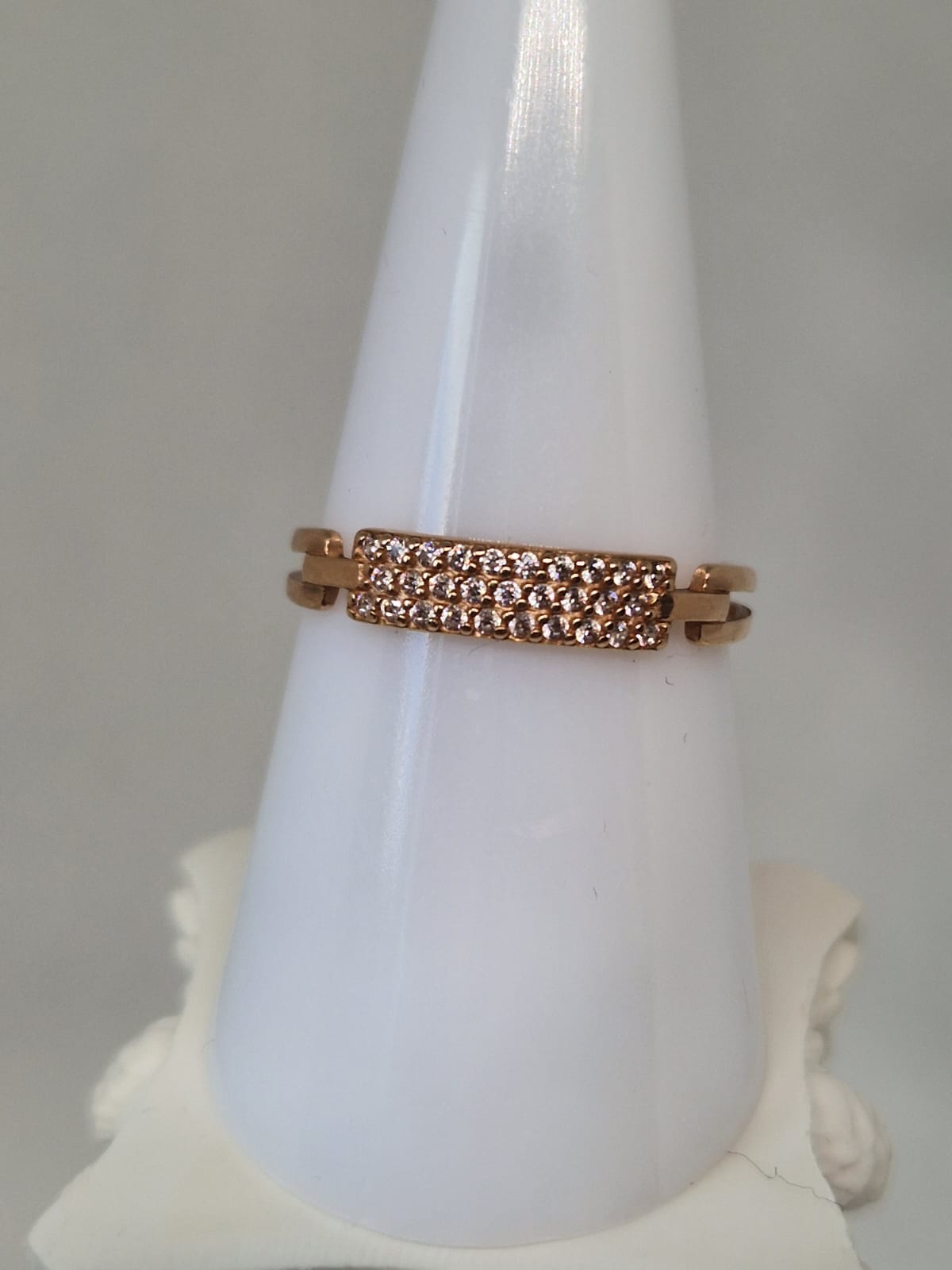 Elegant Gold Ring