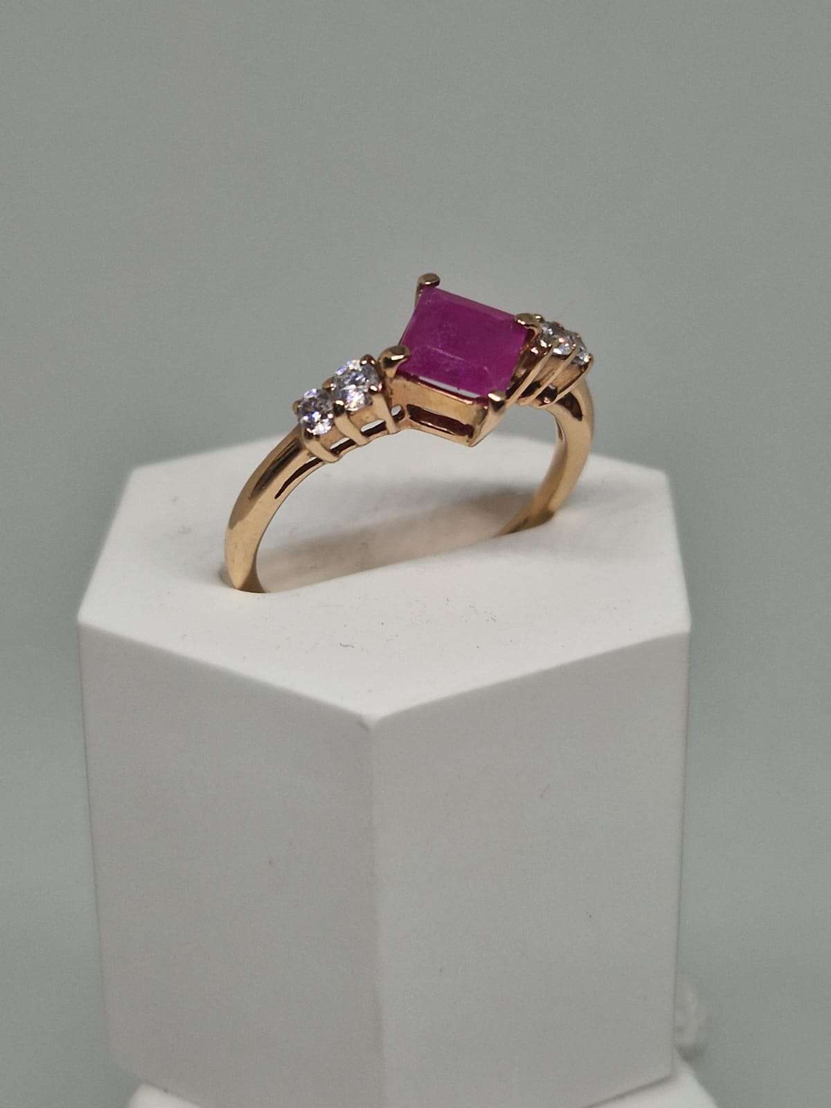 Gold Ring with Cubic Zirconia 