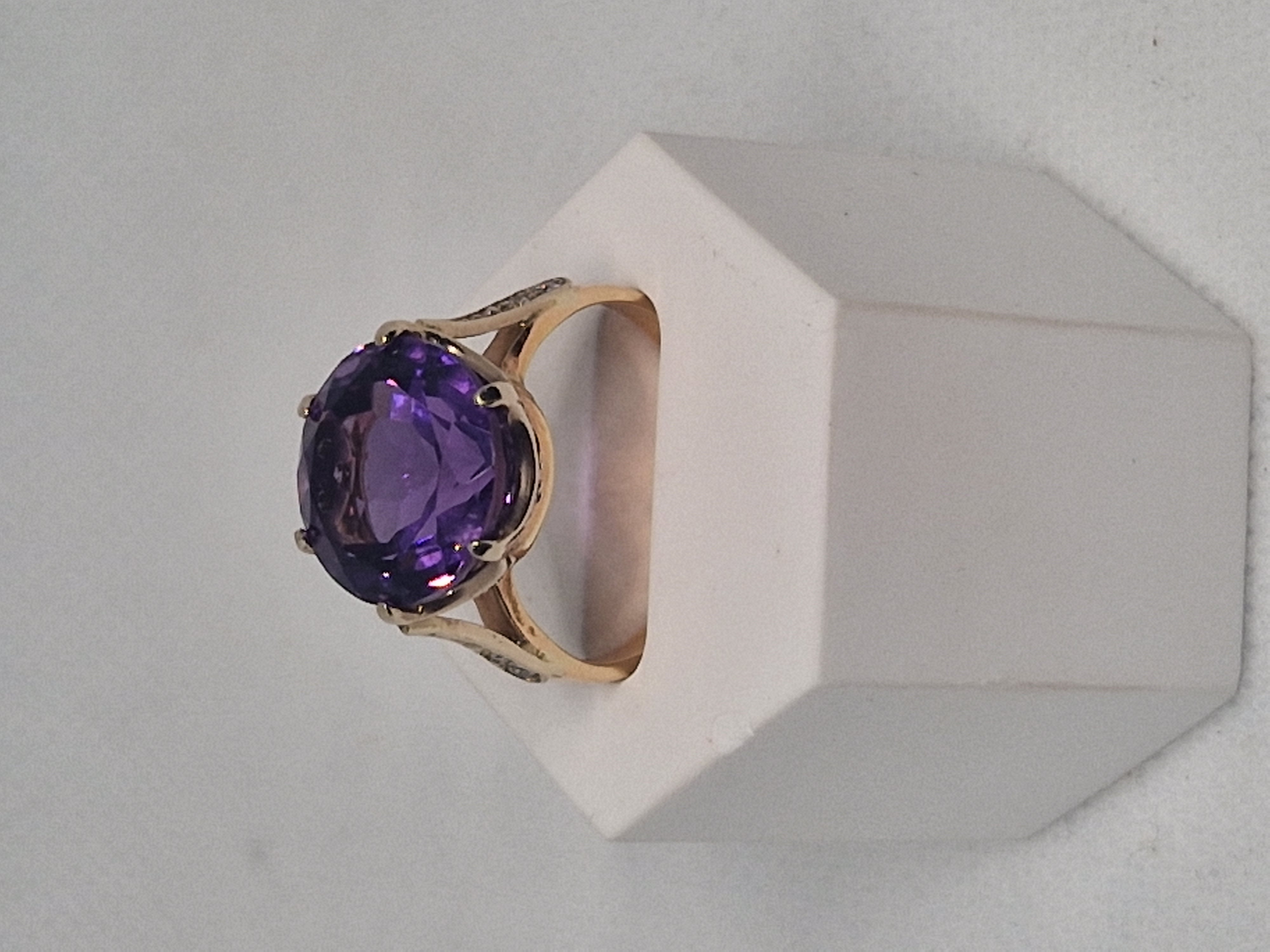 Amethyst Gold Ring