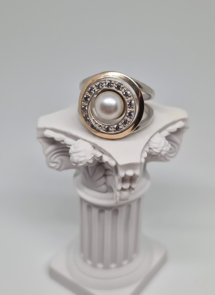 Silver & Golden Ring with a Cubic Zirconia, Cultured Pearl inlay