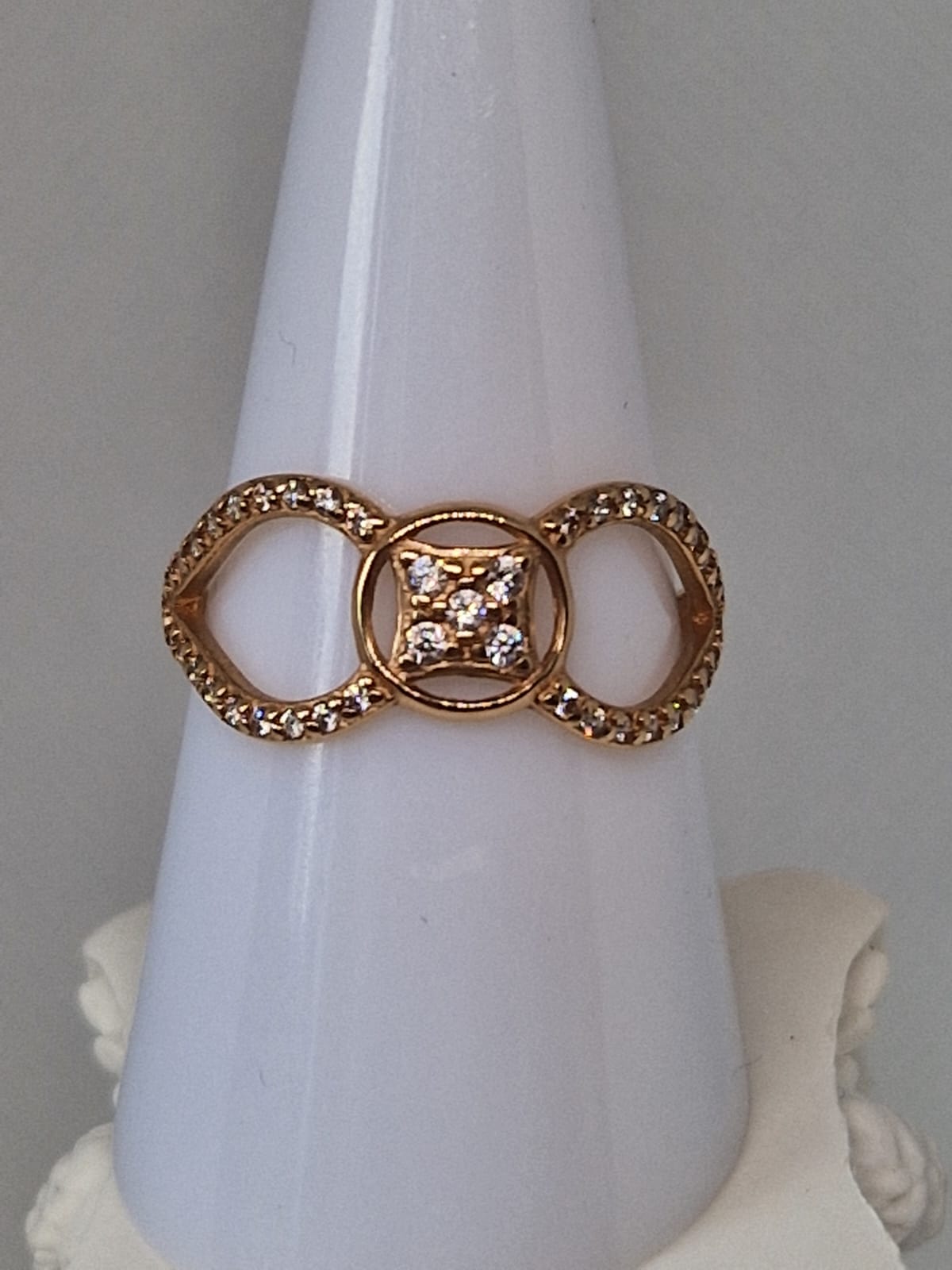 Elegant Gold Crystal Ring 