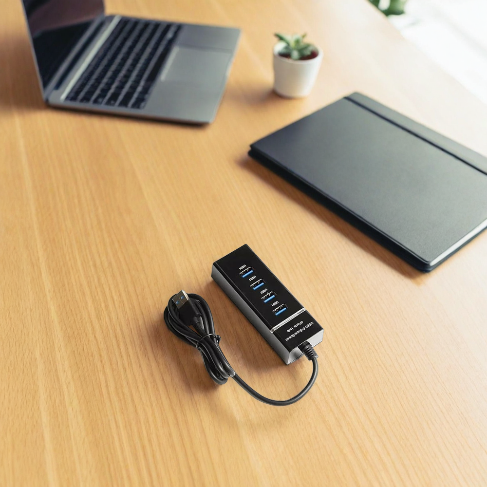 200HB USB 3.0 4 Port hub with Hi Speed Data Transfer, 30 cm Cable, Sleek Design and Plug Play Usage