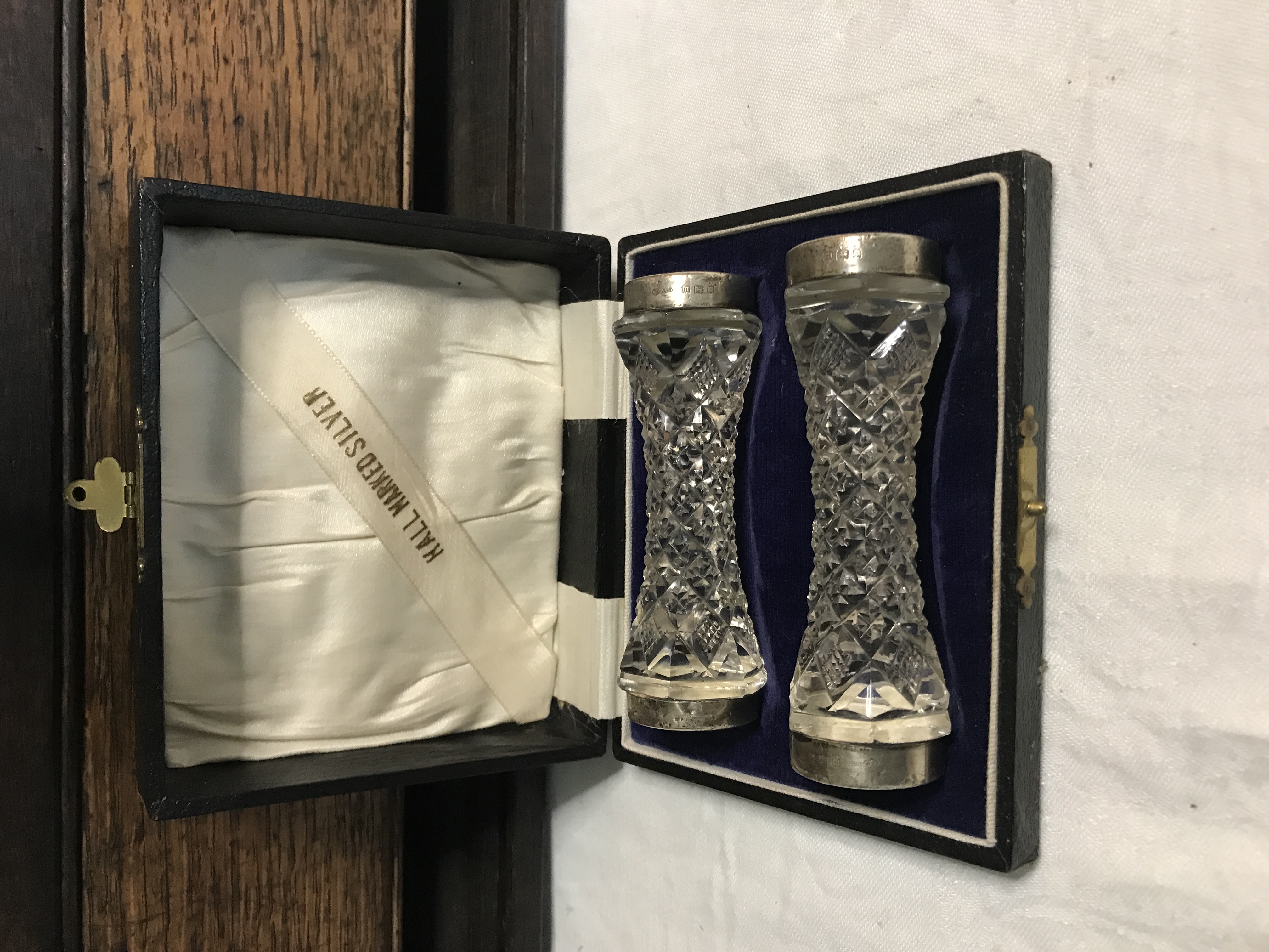 Silver rimmed glass knife rests