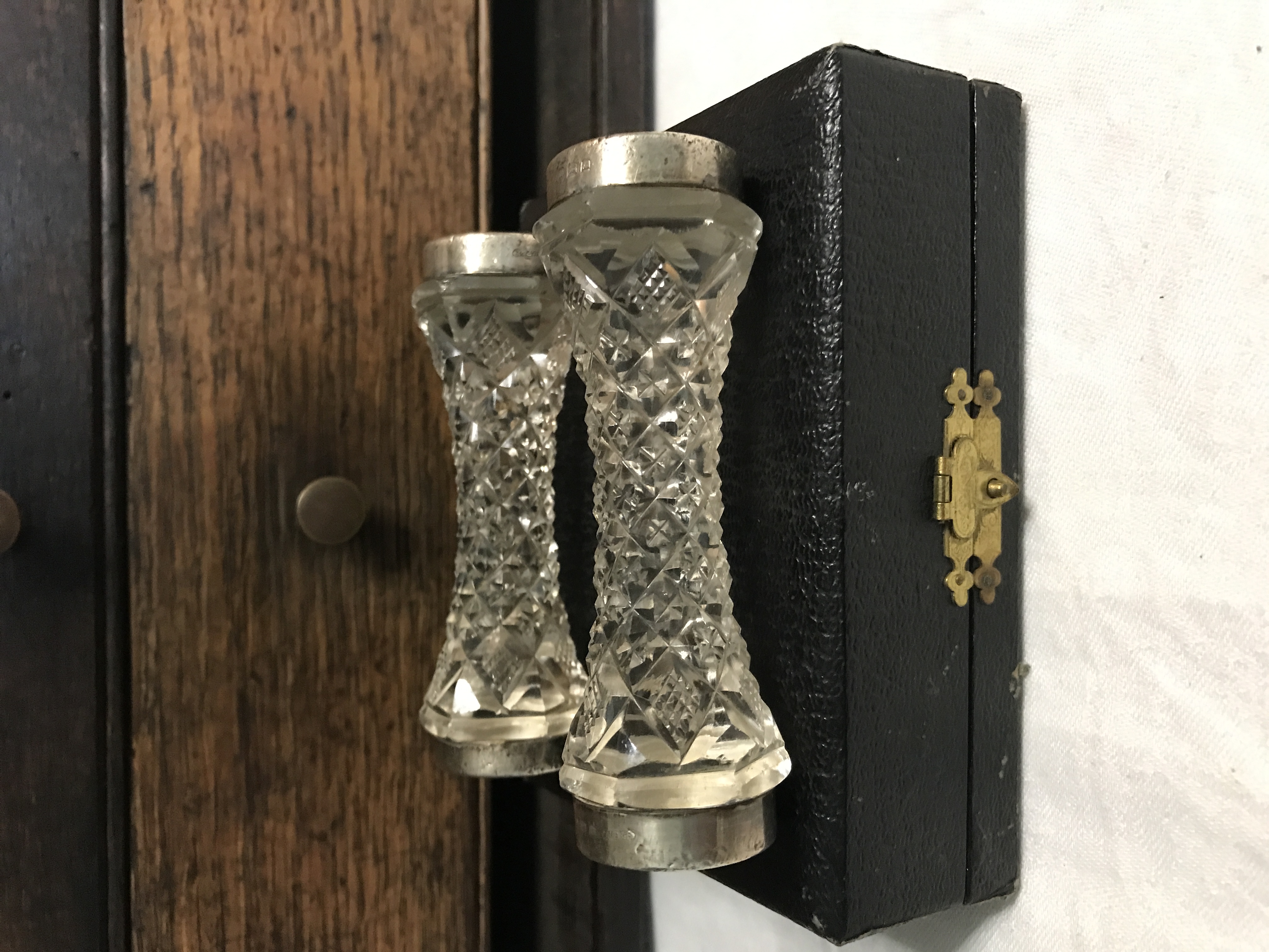 Silver rimmed glass knife rests