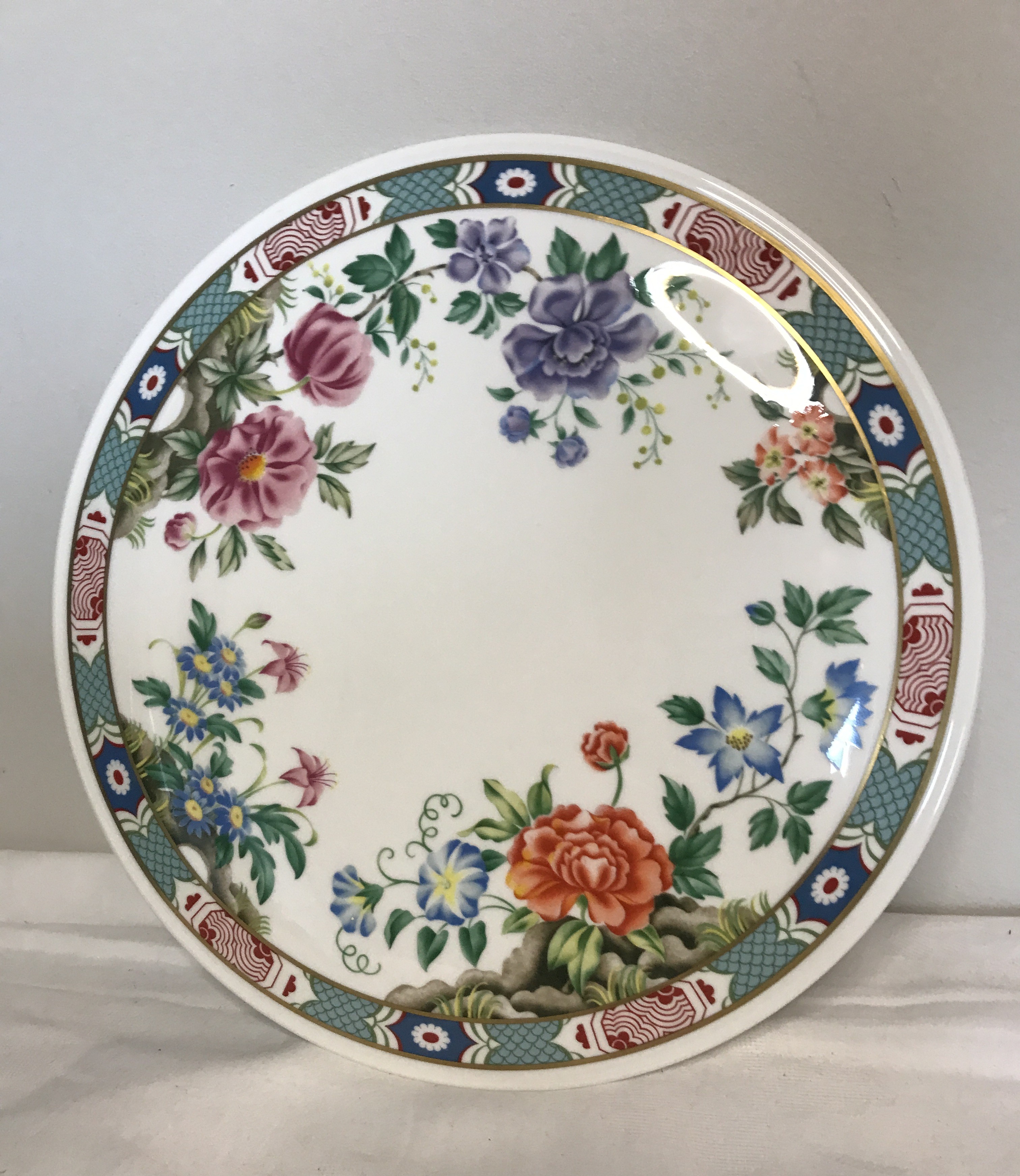 Royal Worcester Fine Bone China Shantung Gateau plate.
