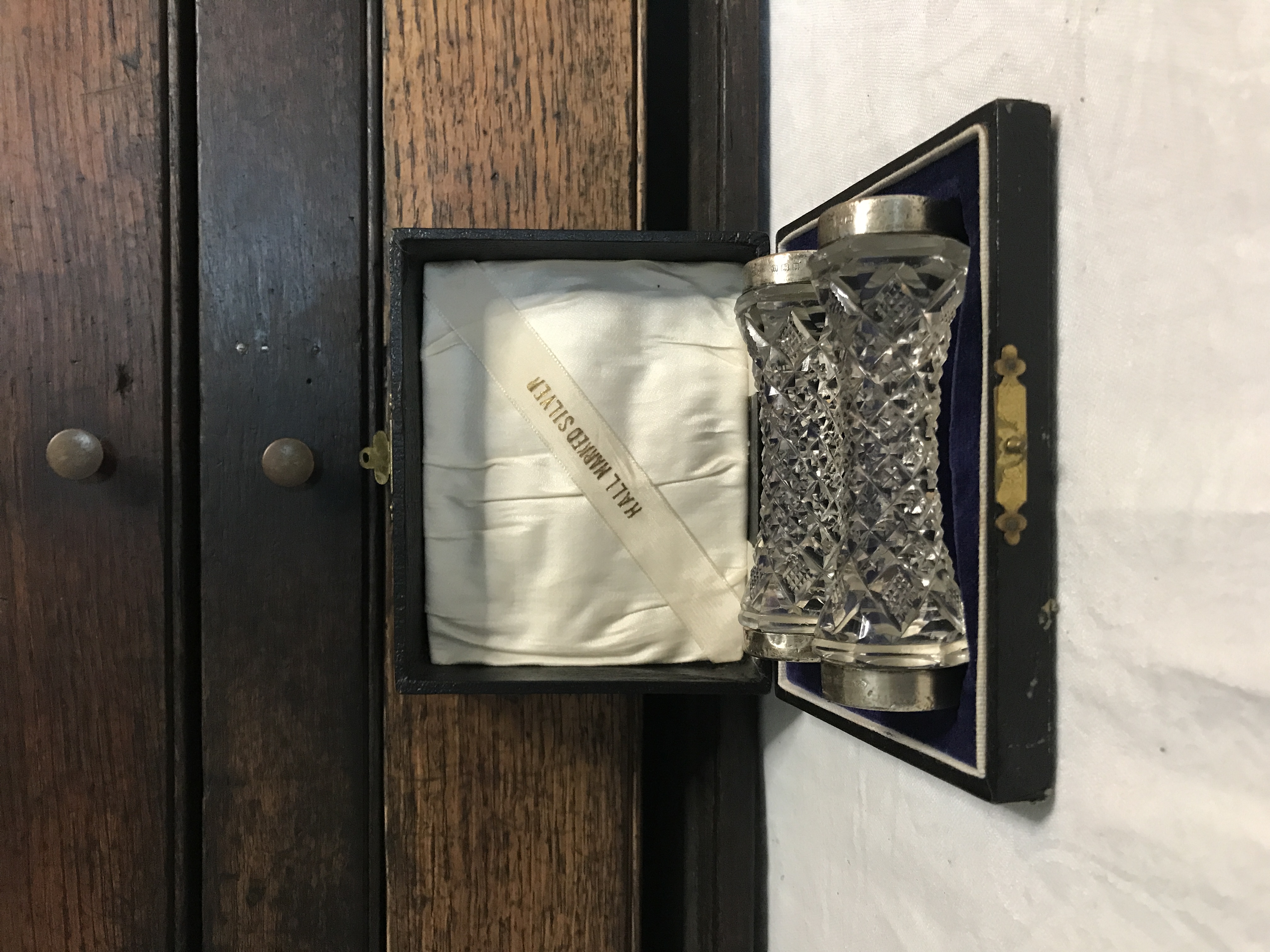 Silver rimmed glass knife rests