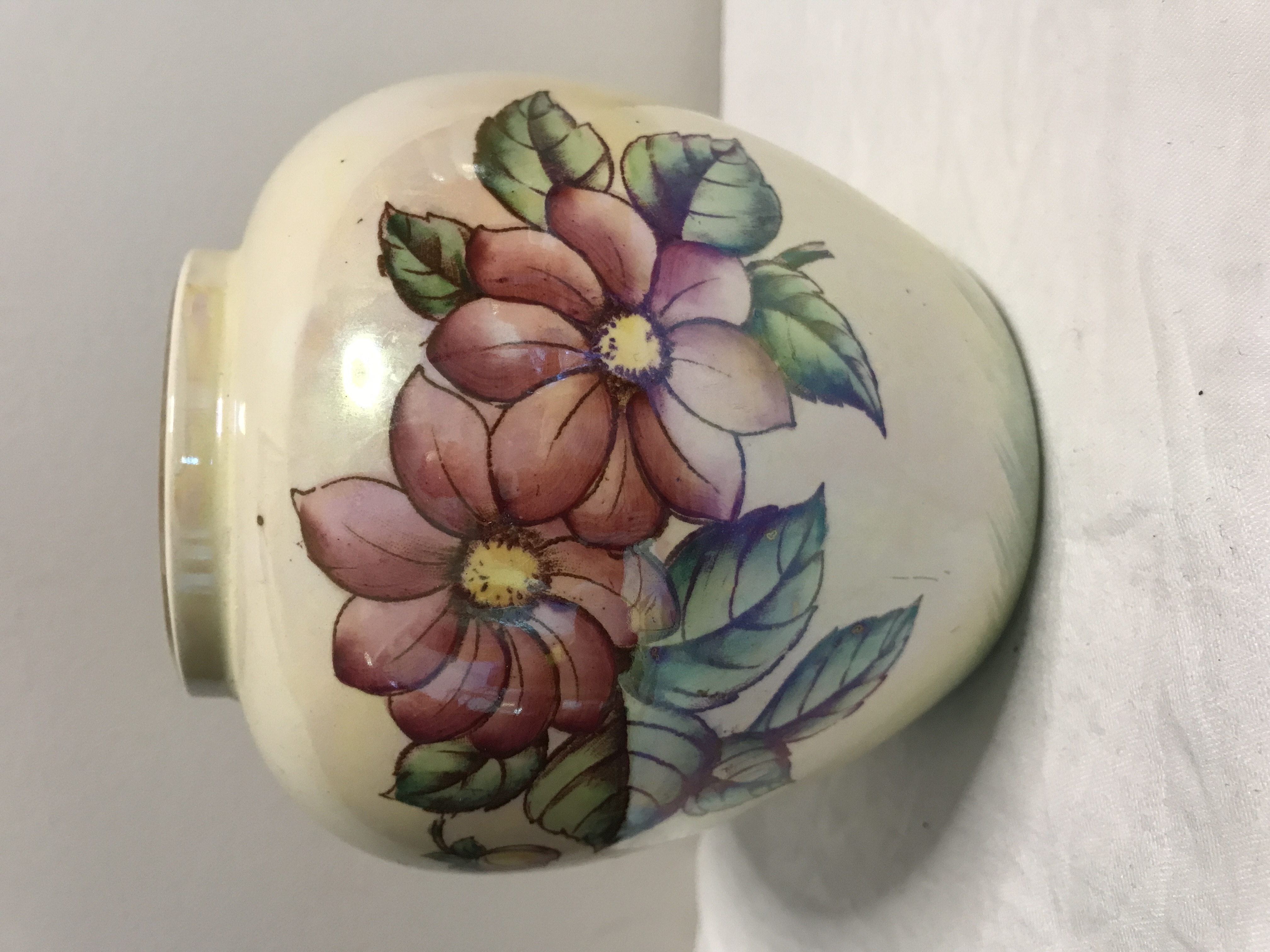 Maling Dahlia Lustre ware vase. Vintage 1950s 
